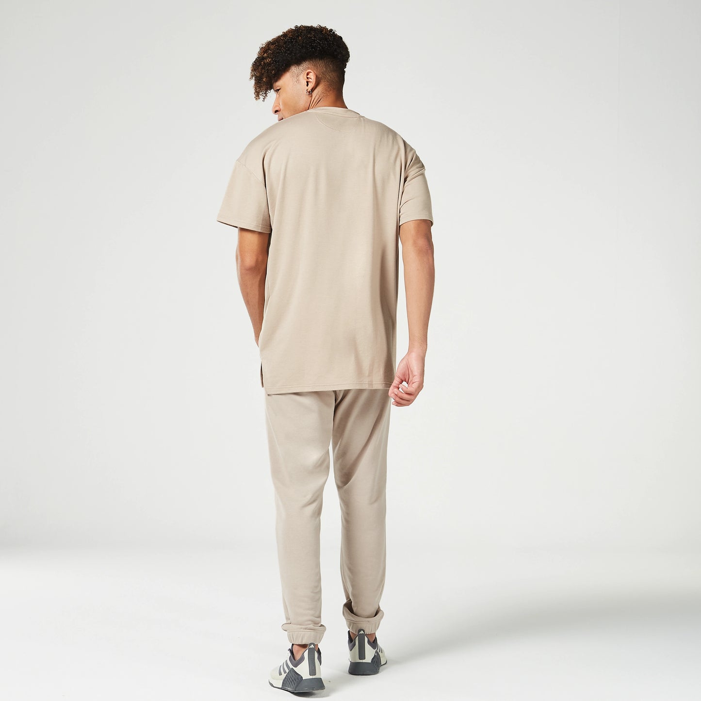 تيشيرت ايسينشال فضفاض - ترابي