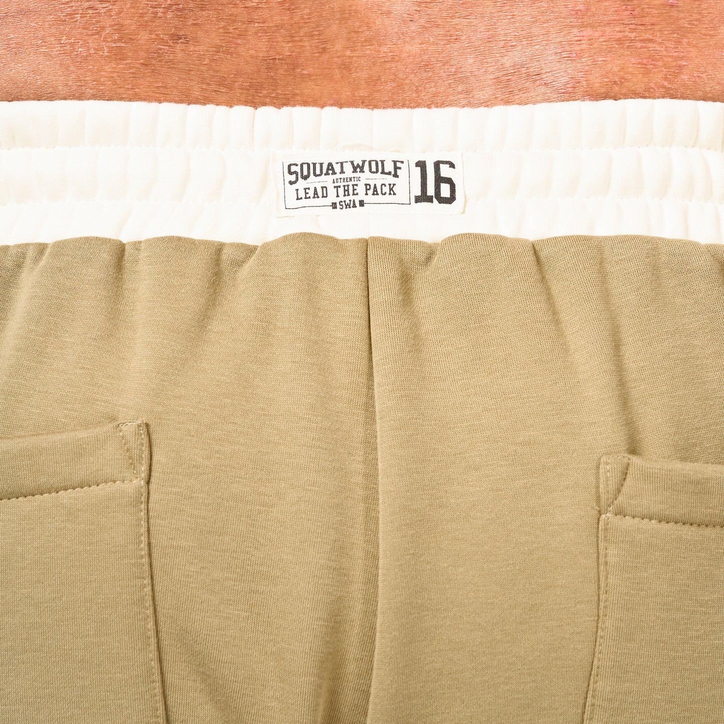 شورت جولدن إيرا  2 في 1 أوثنتيك  - سكري داكن