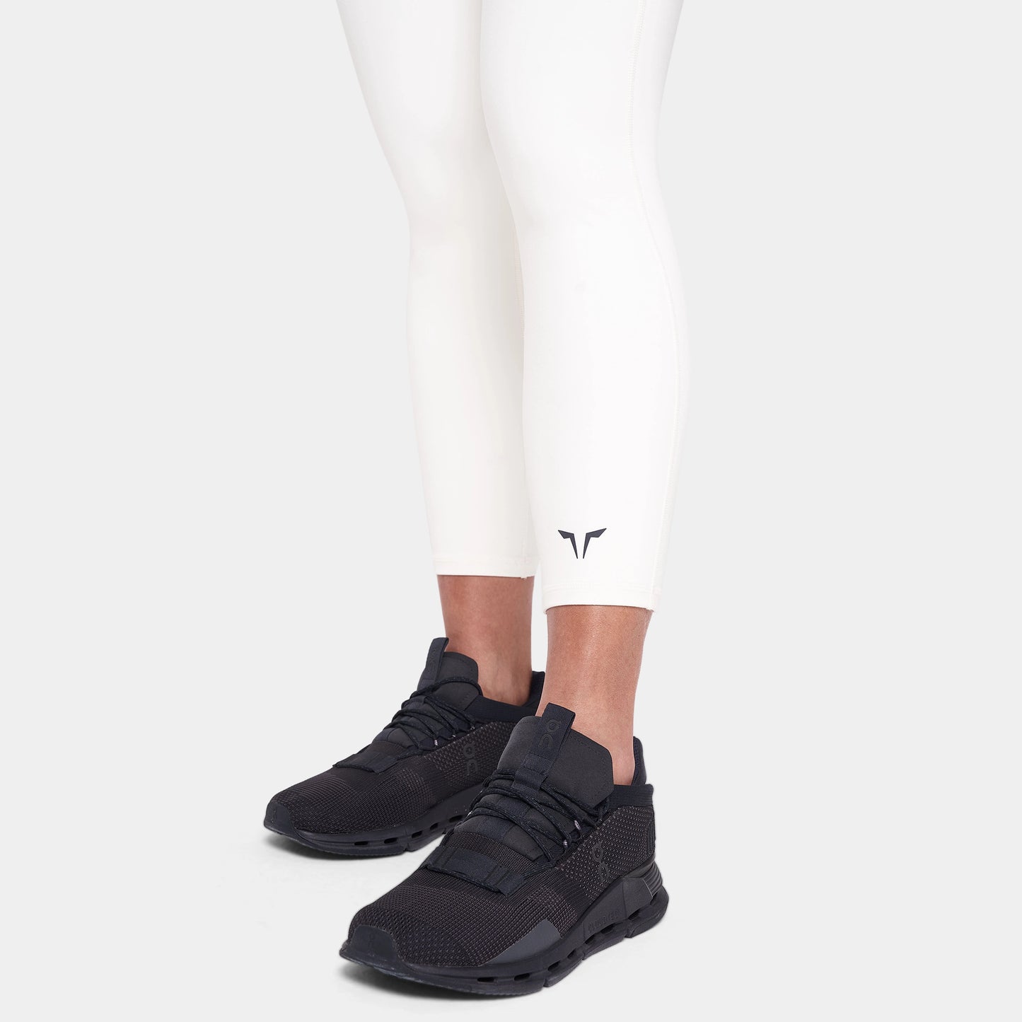 ليقينز 24 انش بشعار- أبيض لؤلؤي