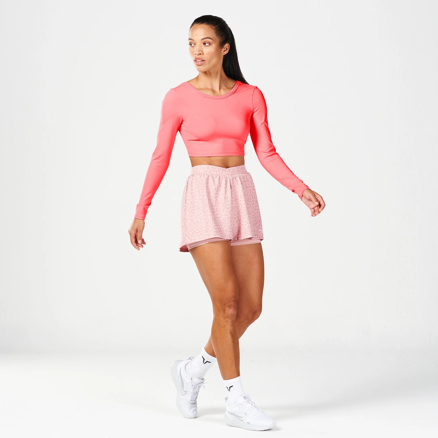 بلوزة واريور 2.0 قصيرة - أحمر كايين