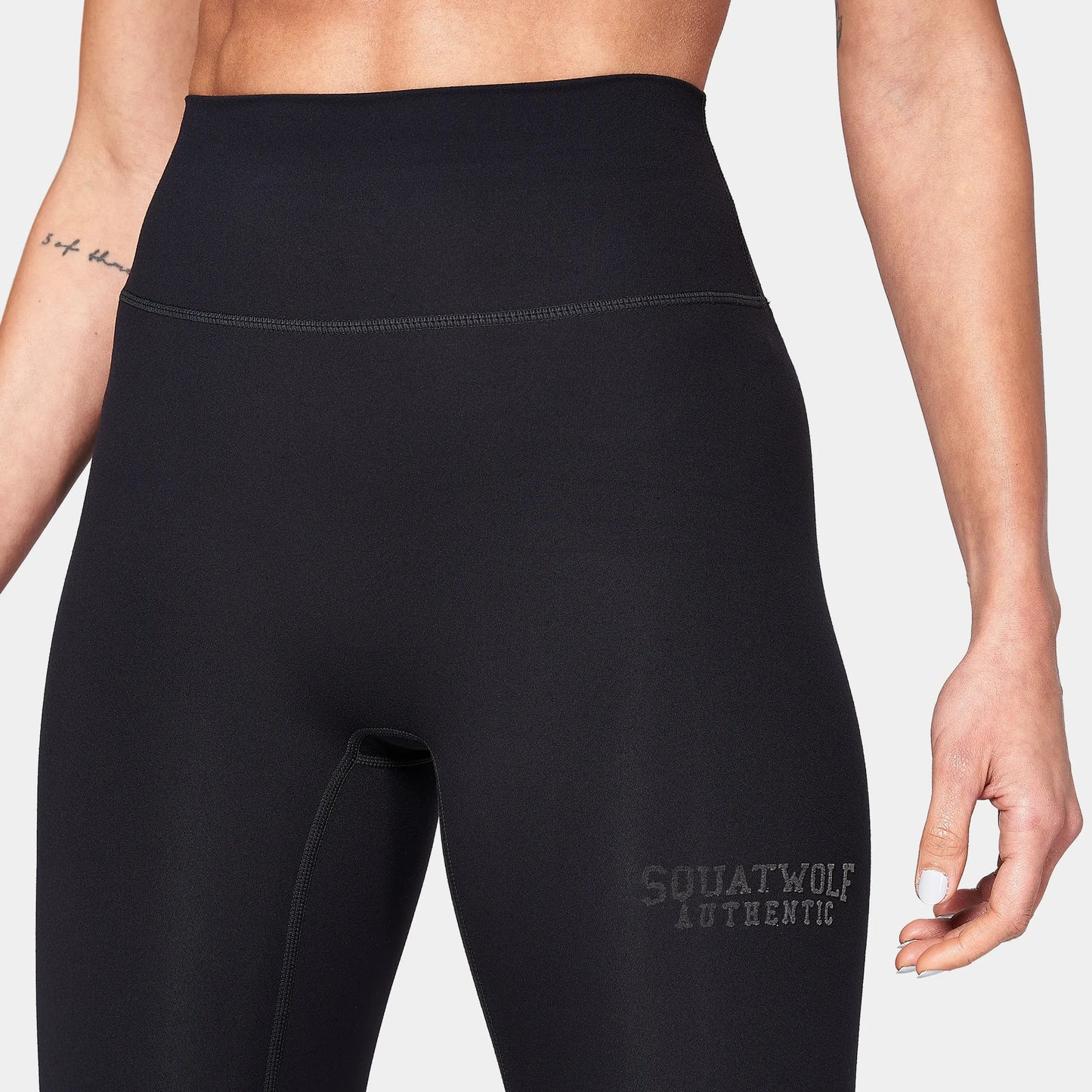 فيرسيتي ليقينز - أسود