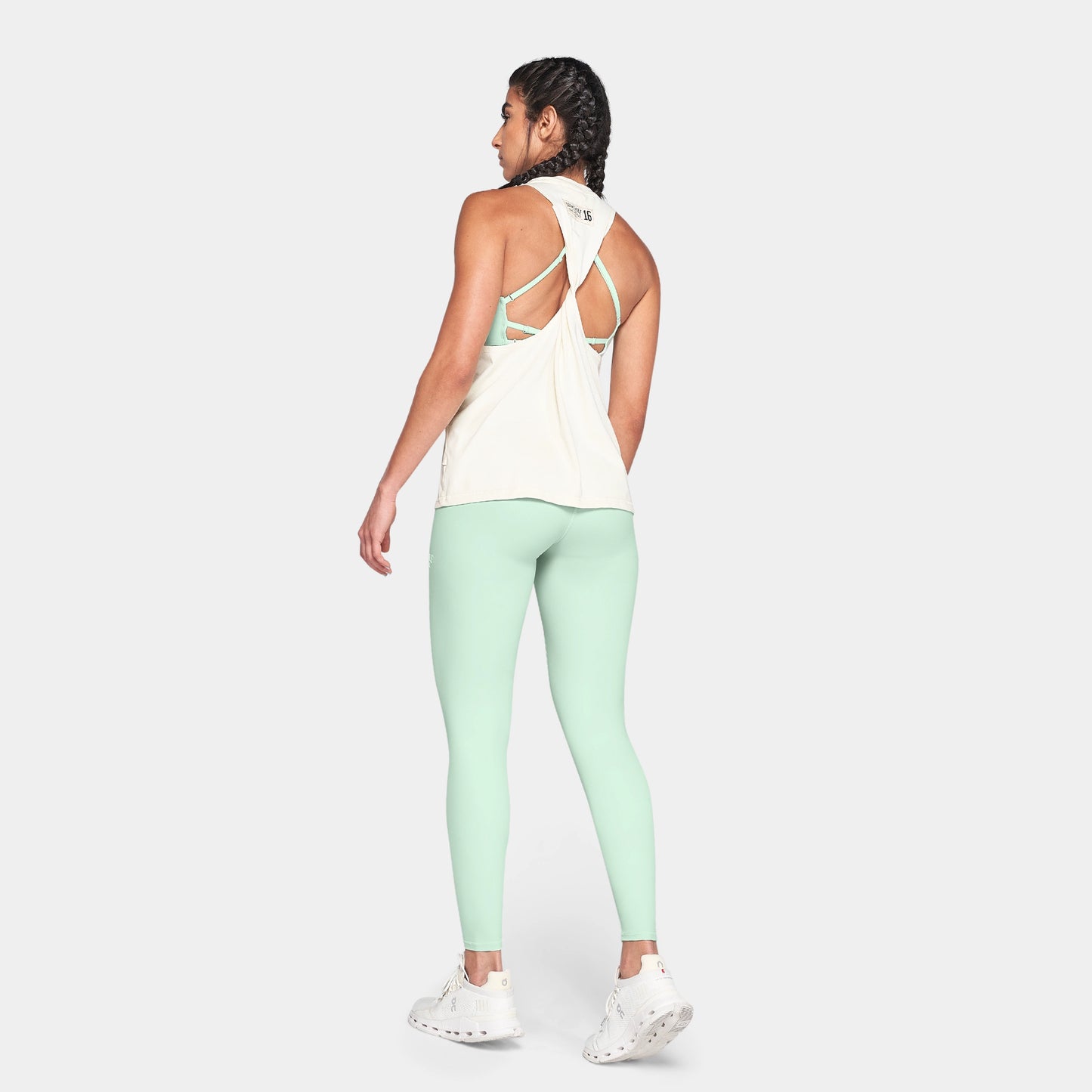 تانك بخلفية متقاطعة - سكري