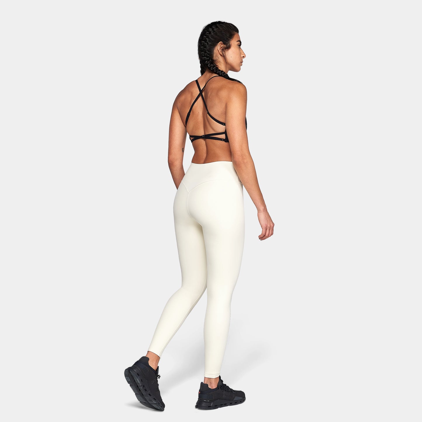 حمالة صدر بأربطة خلفية متعددة ومتقاطعة - اسود