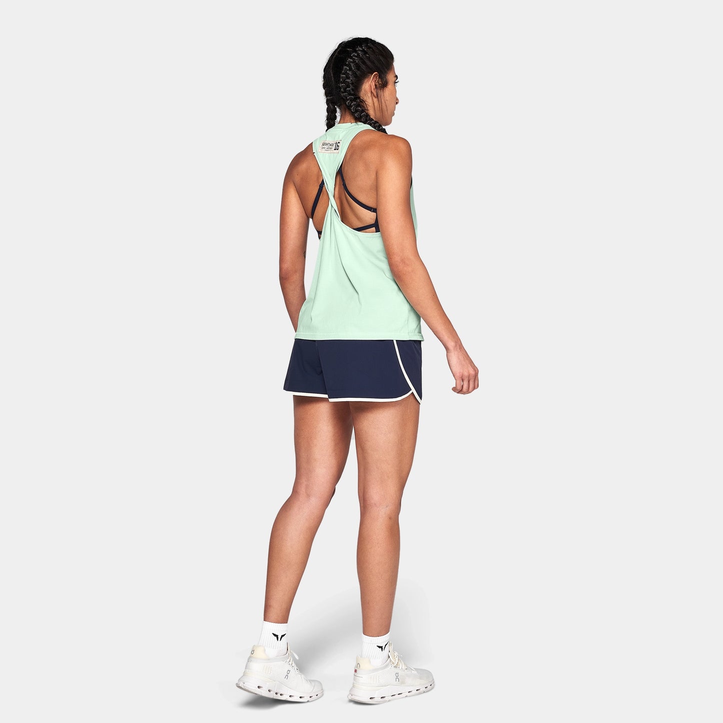 تانك بخلفية متقاطعة - أكوا فاتح