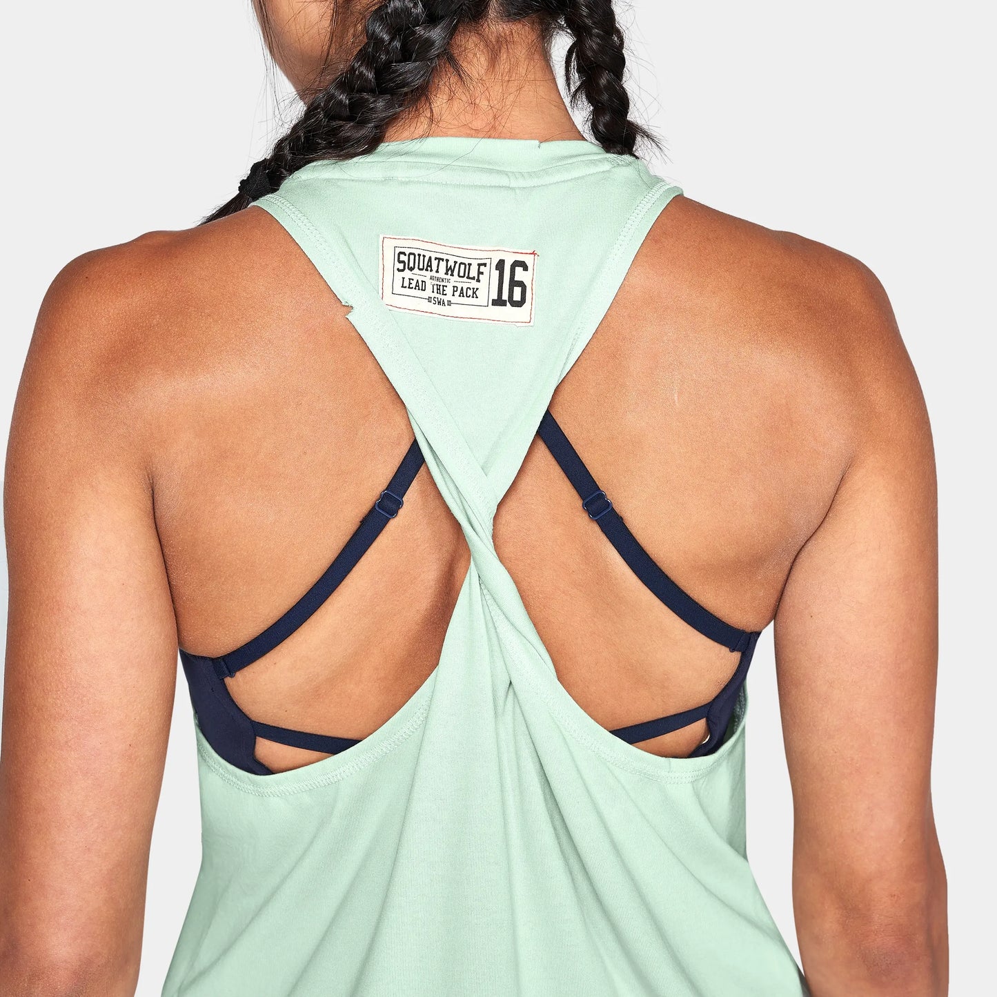 تانك بخلفية متقاطعة - أكوا فاتح