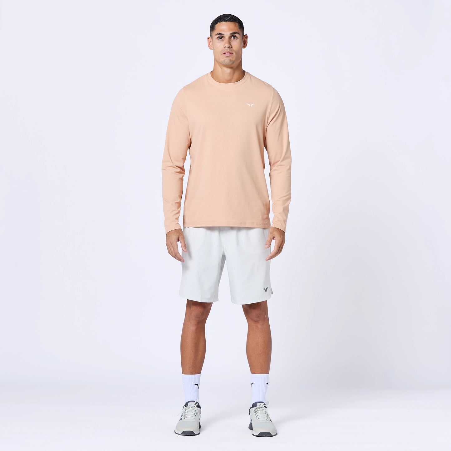 تيشرت ايسينشال اكتيف بأكمام طويلة - سكري