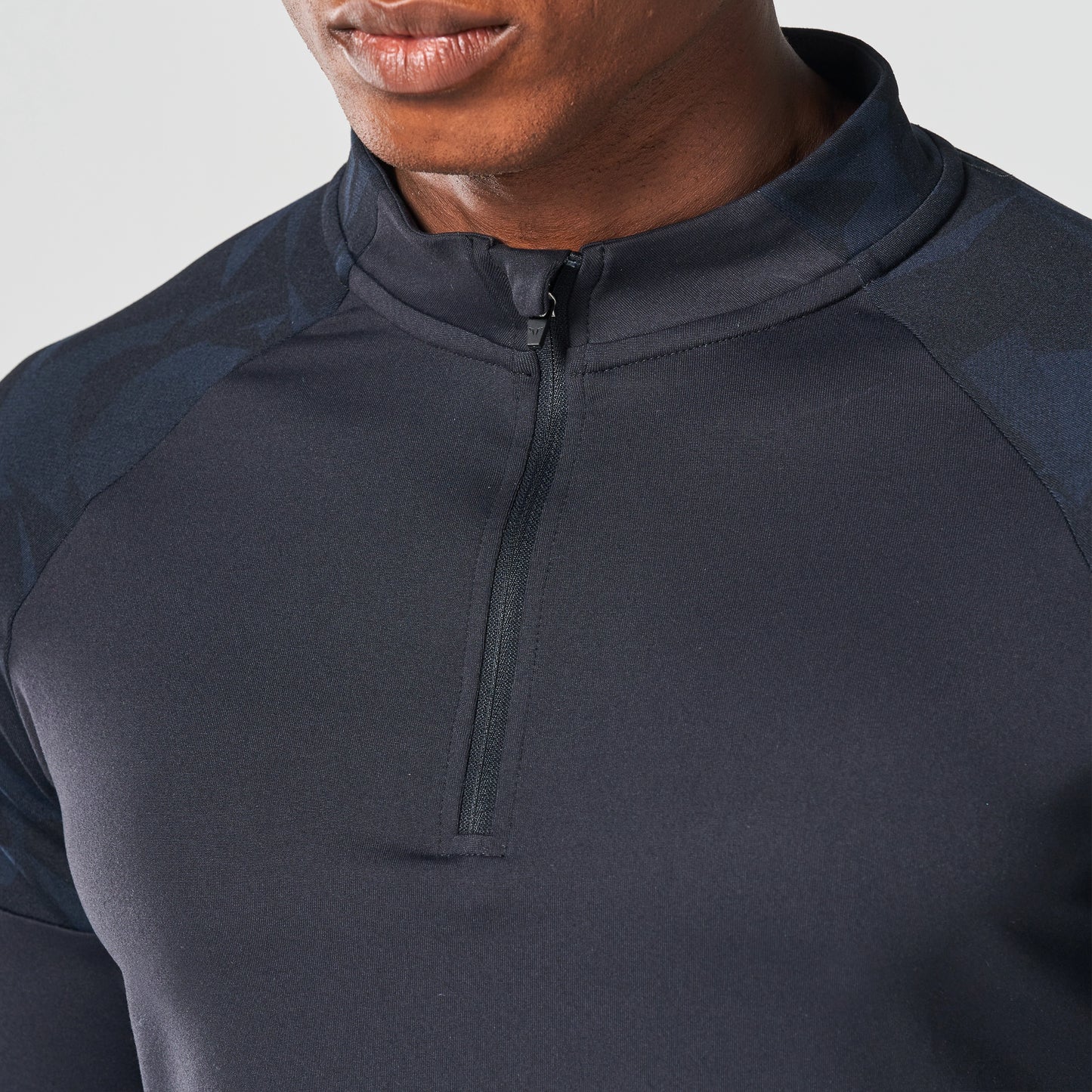 بلوزة إيفولف 2.0 للركض - طبعة سوداء