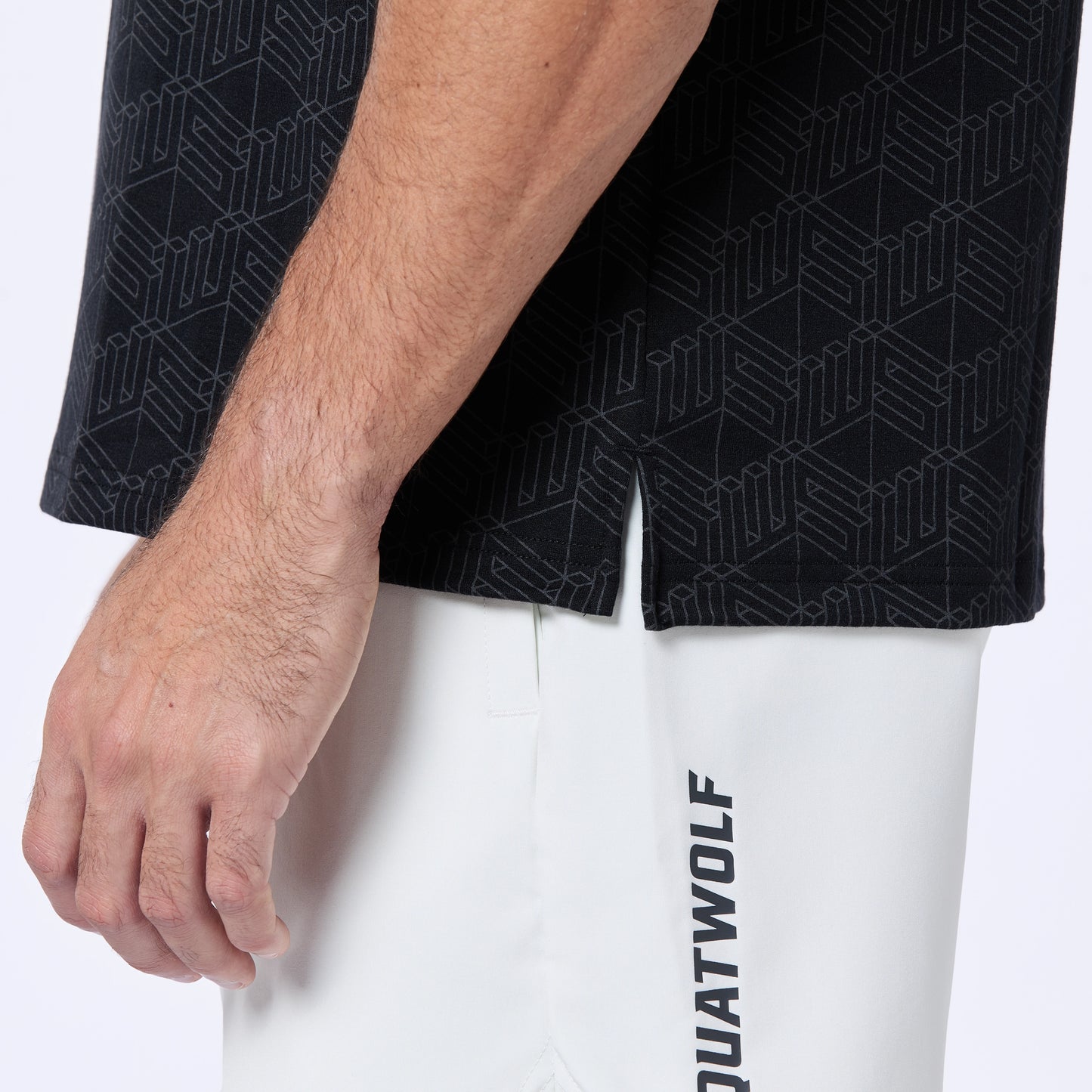 ايسينشال تيشيرت اكتيف -  طبعة سوداء 