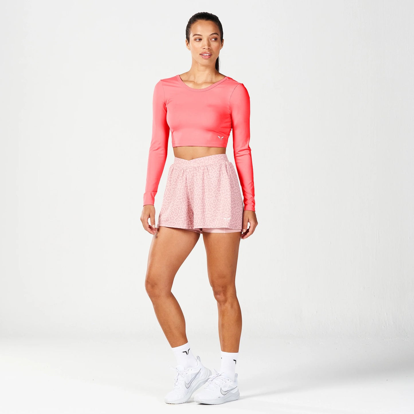 بلوزة واريور 2.0 قصيرة - أحمر كايين