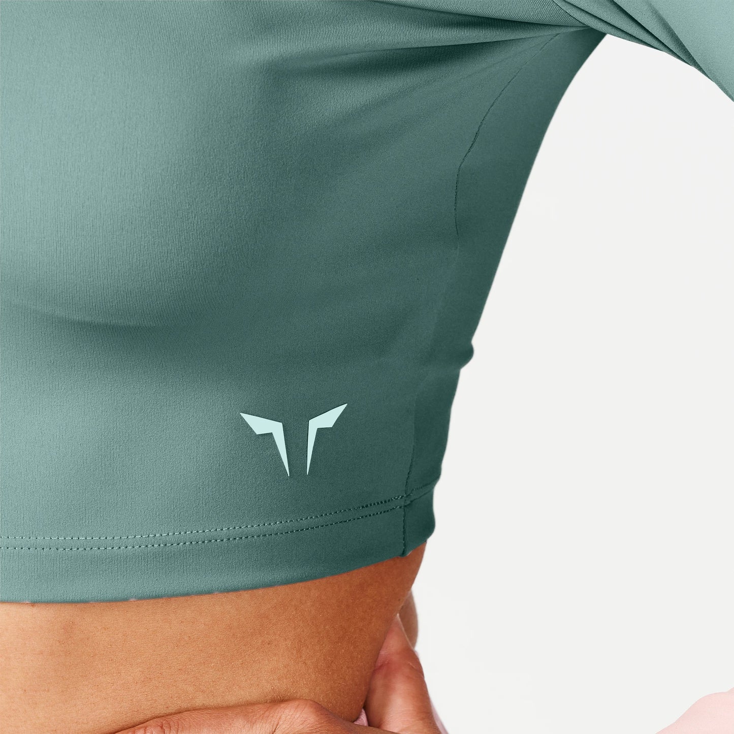 بلوزة واريور 2.0 قصيرة - أخضر غامق