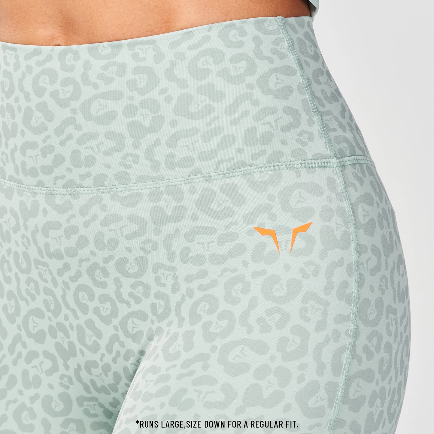 بنطال ضيق أجايل آكت من كور - طبعة سماوي فاتح