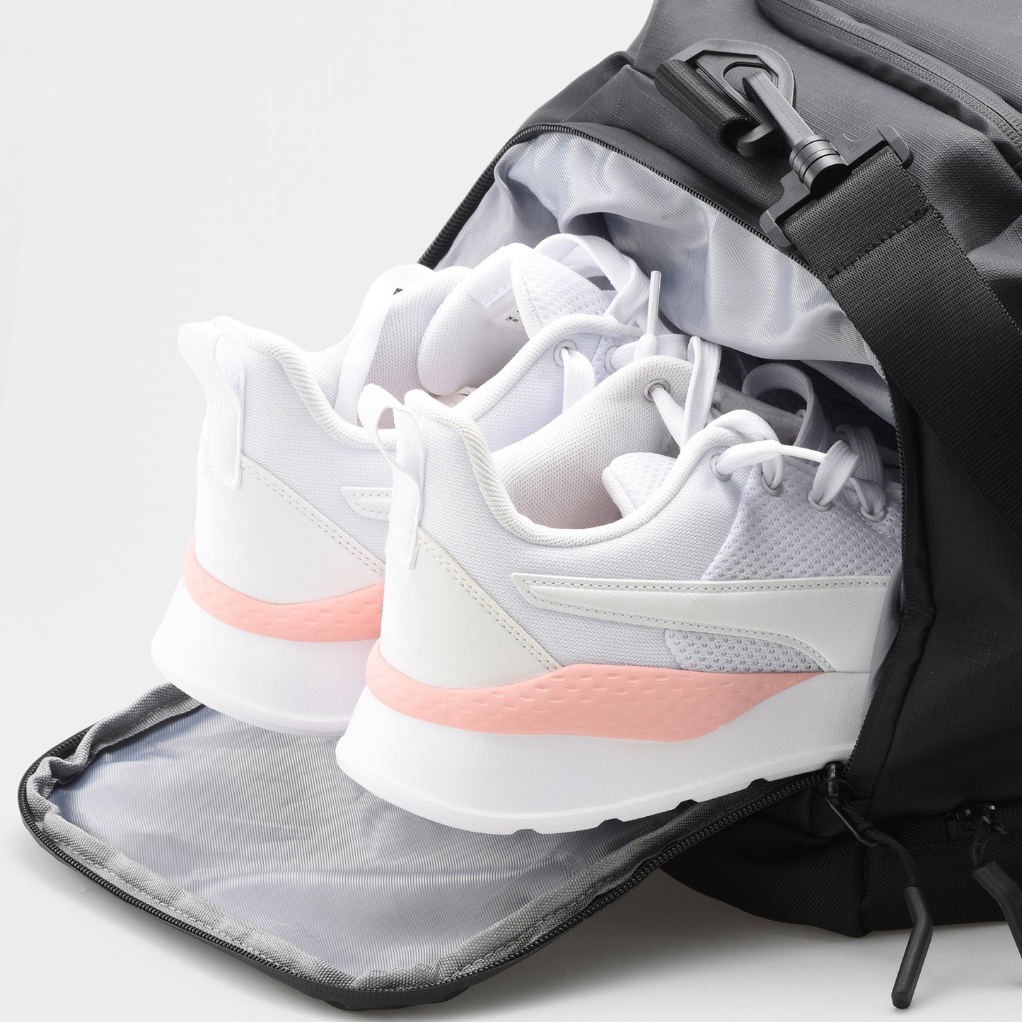 حقيبة جيم هولدال 42 لتر - أسود