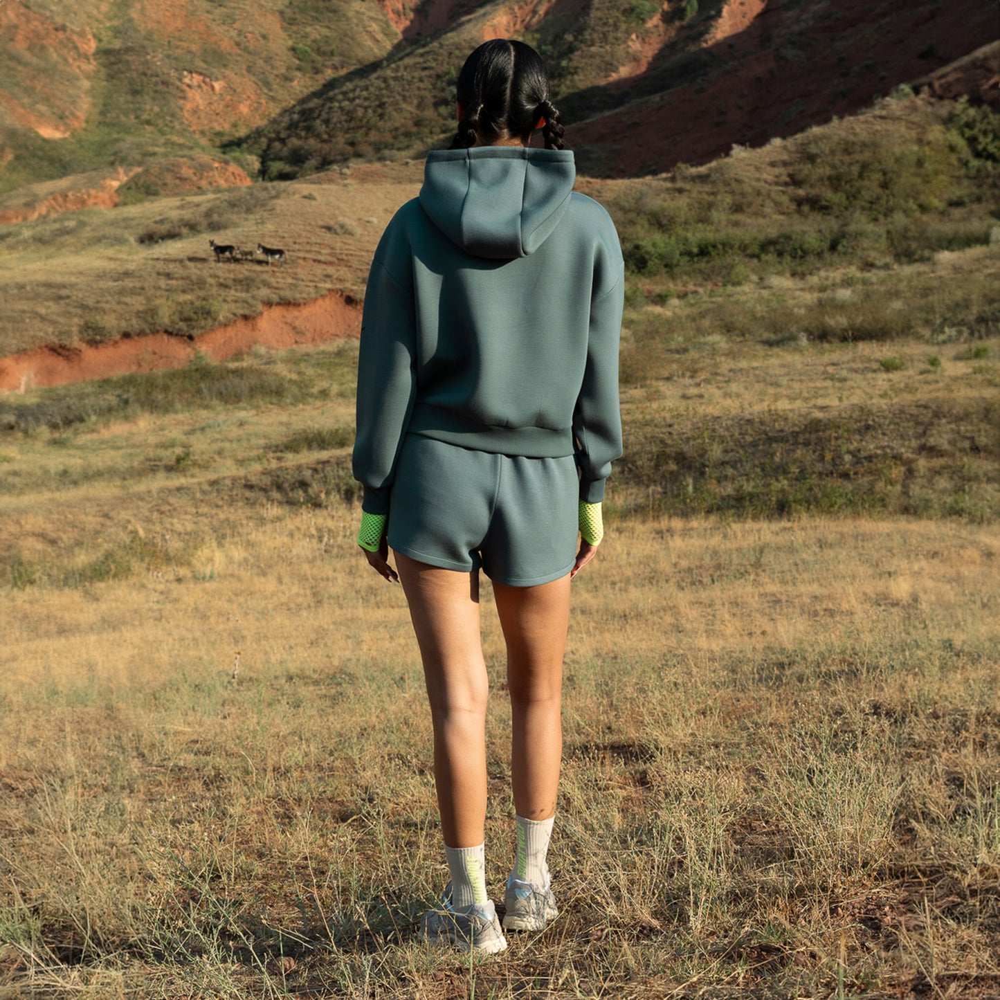 نيوتك هودي سبيسر مرتفع - فستقي