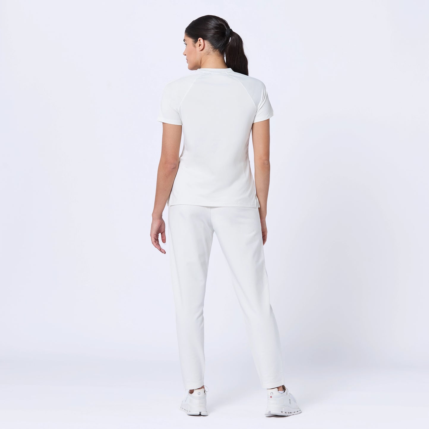  تيشيرت ايسينشال خفيف -  أبيض لؤلؤي