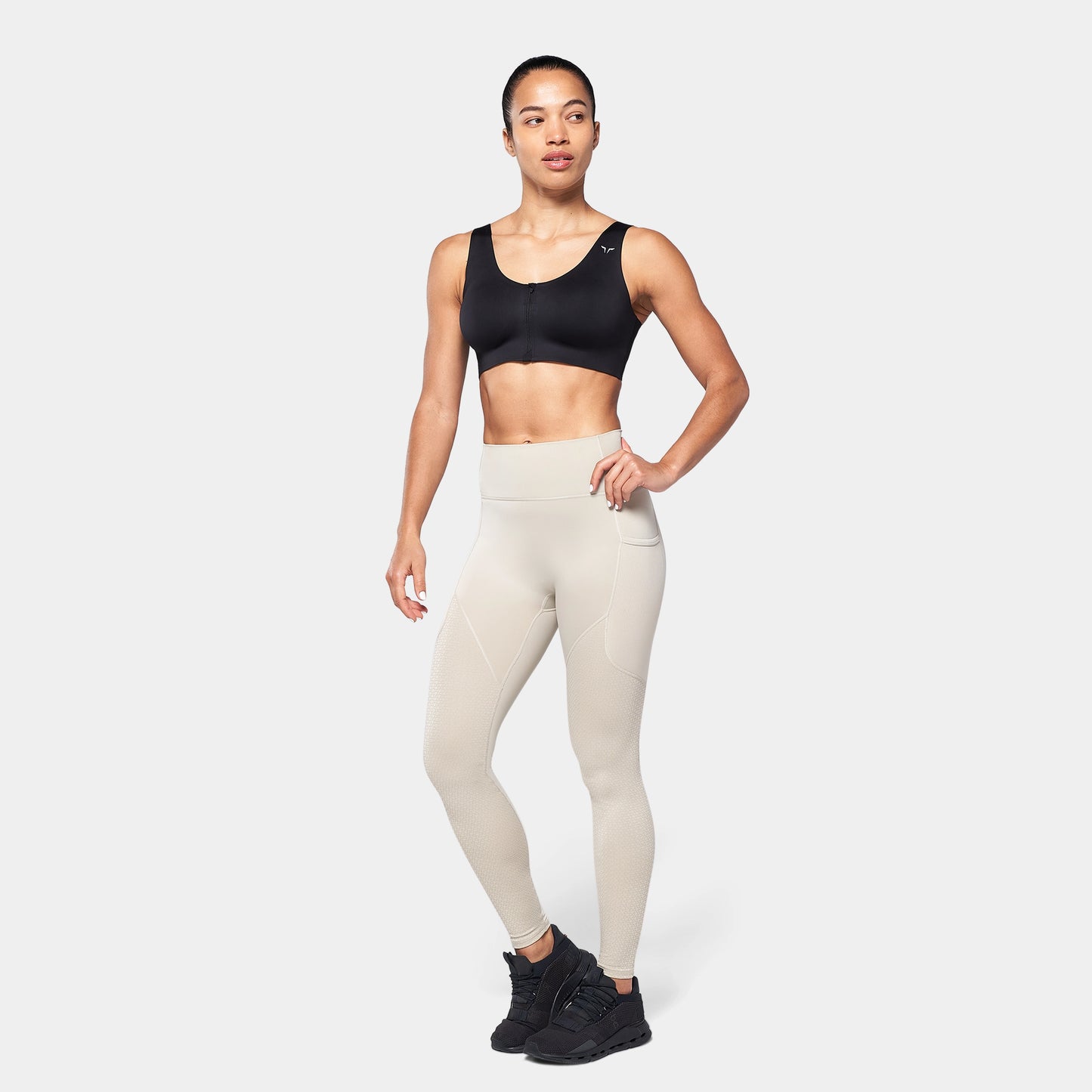 حمالة صدر أكت دراي ® بسحاب أمامي - أسود