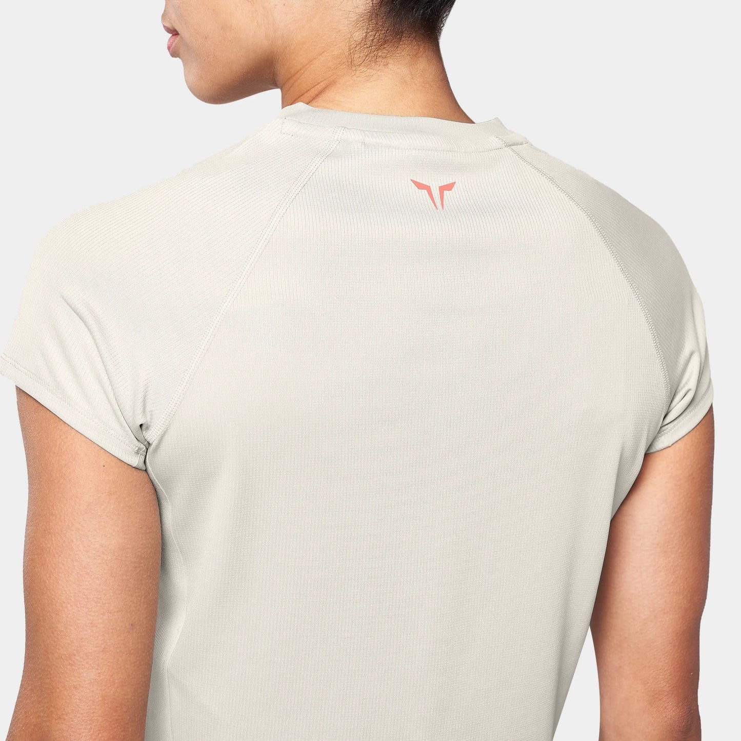 لاب 360° تيشيرت أكت دراي® بفتحة رقبة  V - فضي مطفي