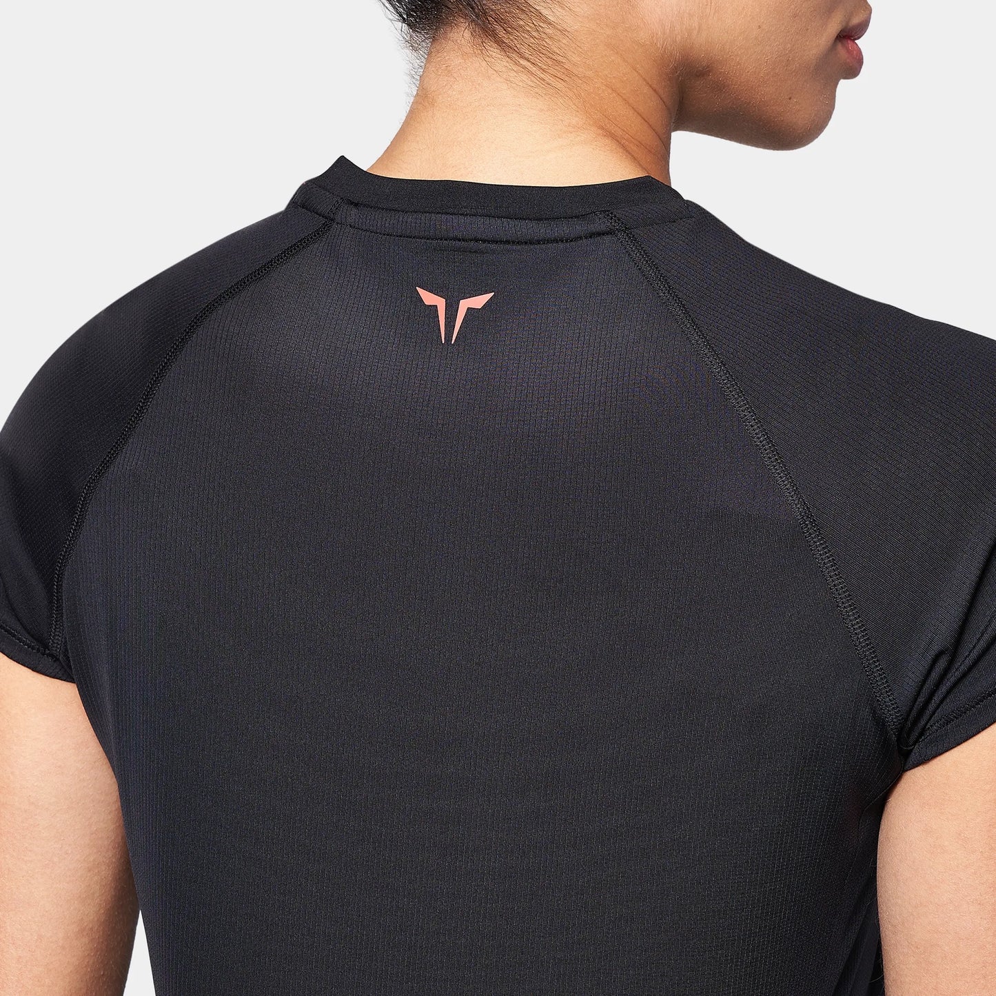 لاب 360° تيشيرت تي دراي® بفتحة رقبة  V - أسود