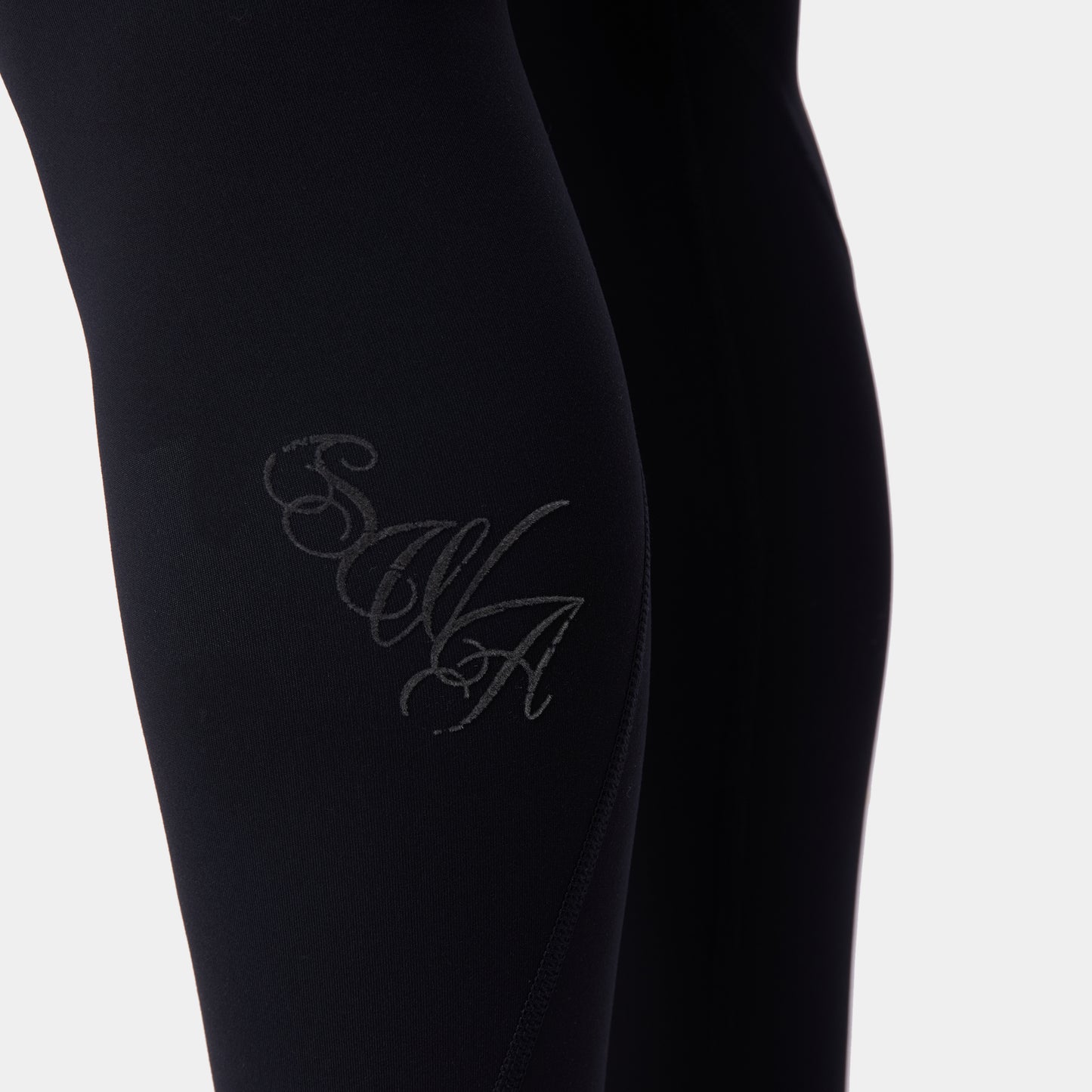 أوثنتيك ليقنز 27" - أسود