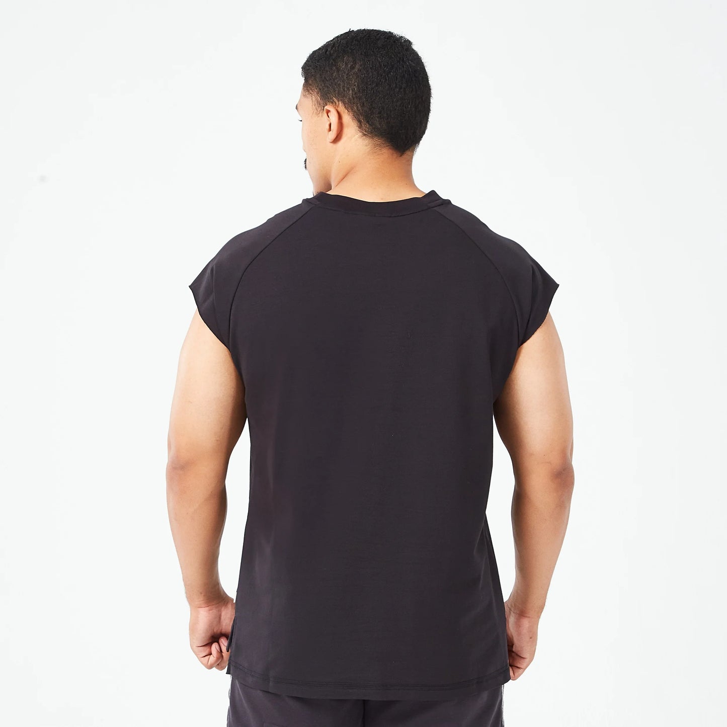 تيشيرت قولدن إيرا ثروباك - أسود