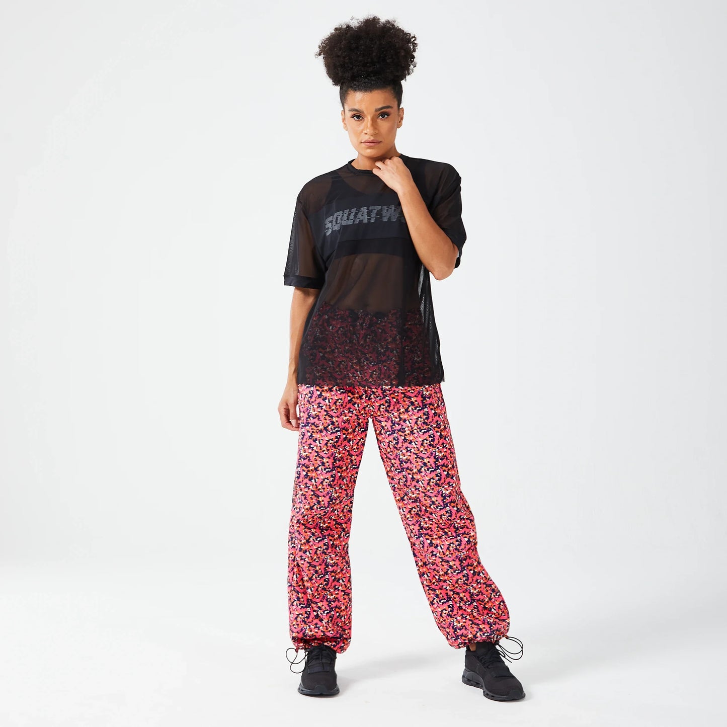 تيشيرت جليتش من قماش شبكي - اسود