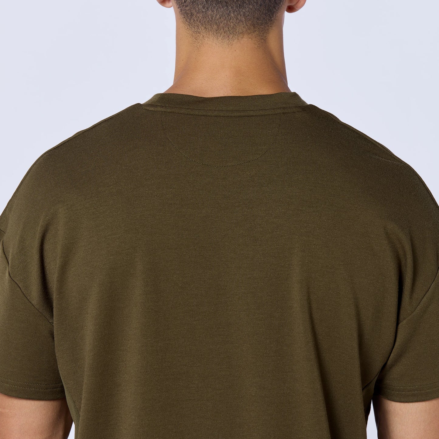 تيشيرت ايسينشال فضفاض - زيتوني داكن