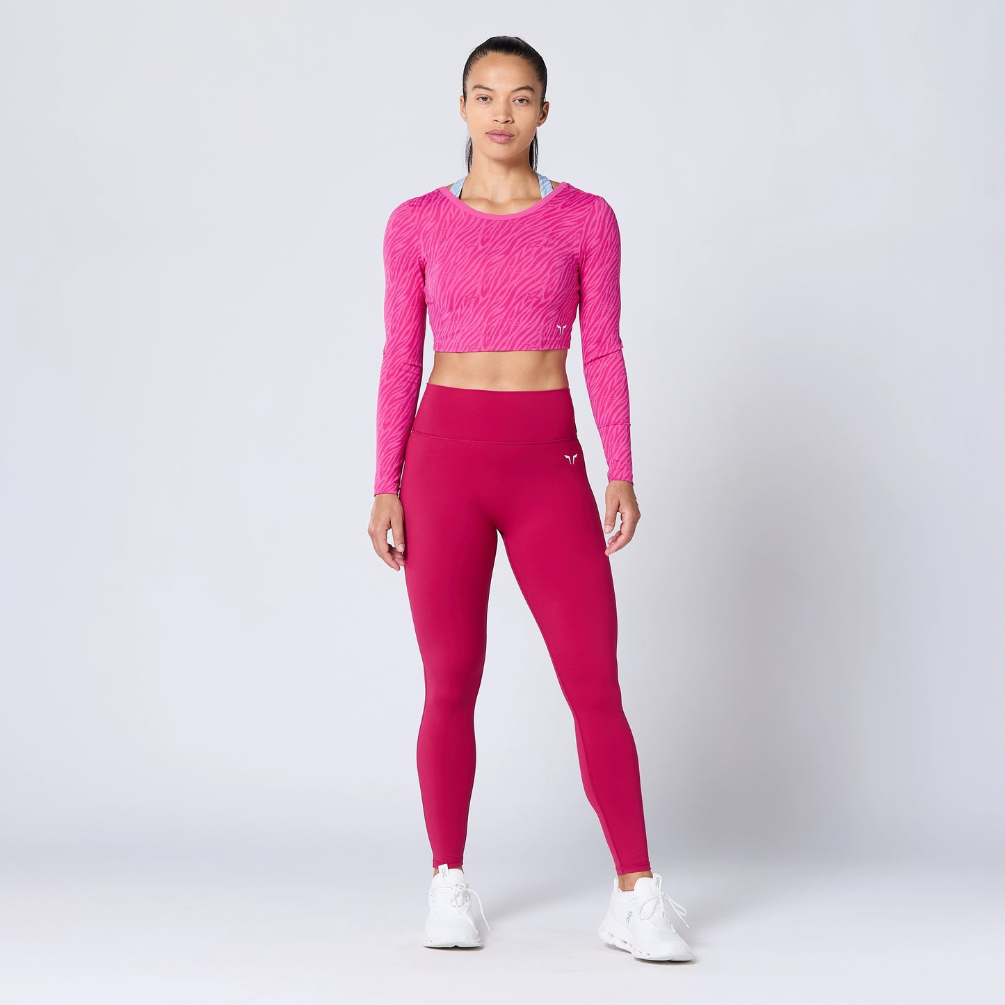 توب واريور 2.0 قصيرة - طبعة قرمزي فاتح