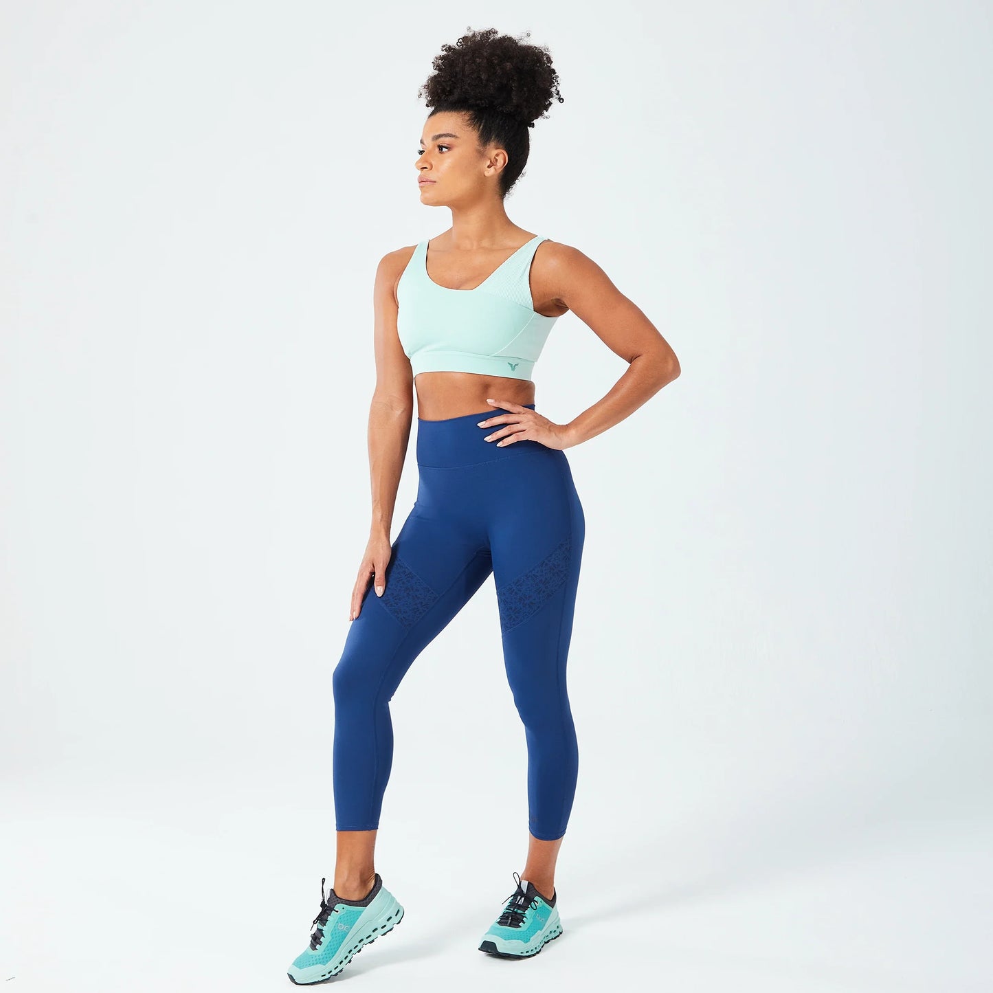 حمالة صدر كود جليتش بتصميم غير متماثل - سماوي فاتح