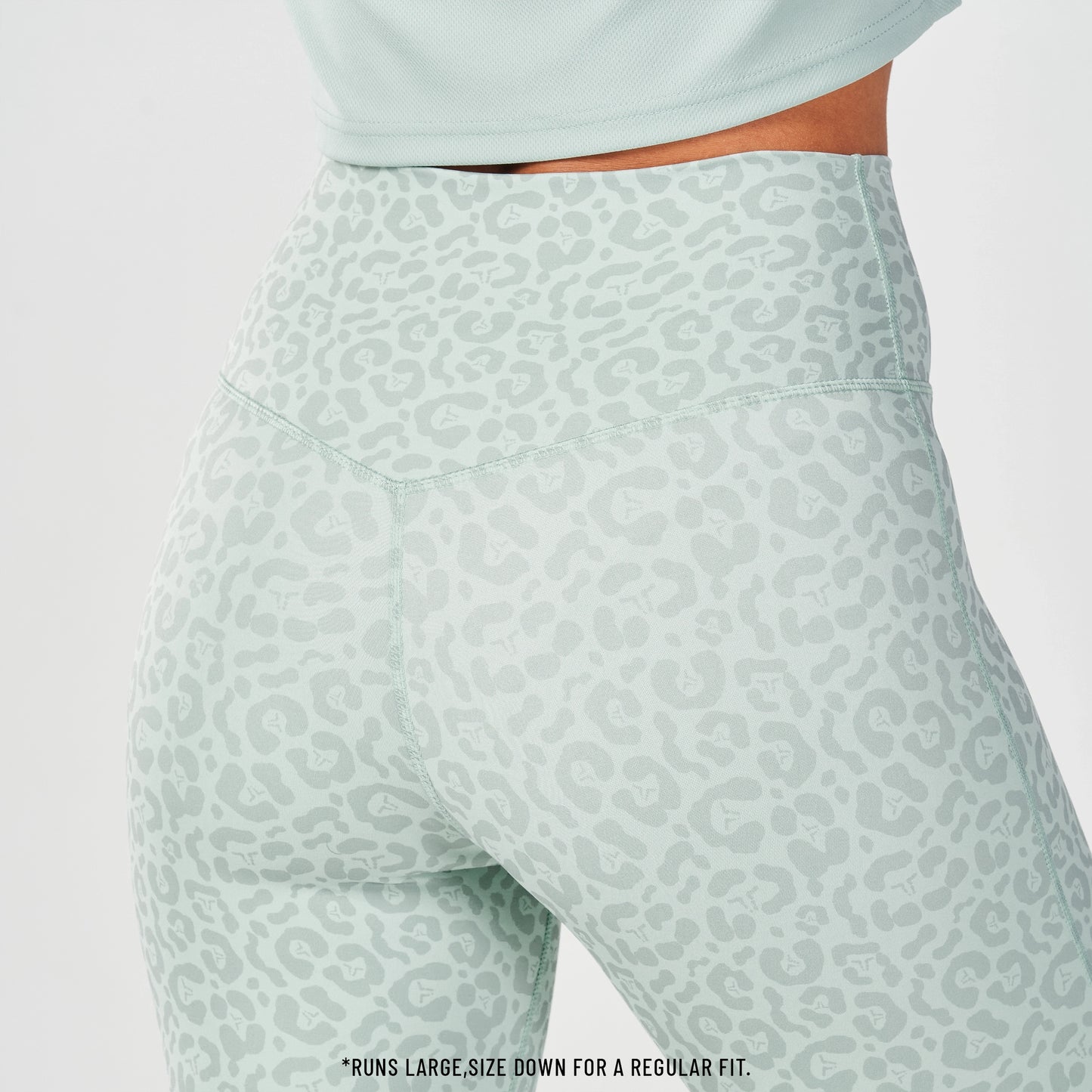 بنطال ضيق أجايل آكت من كور - طبعة سماوي فاتح