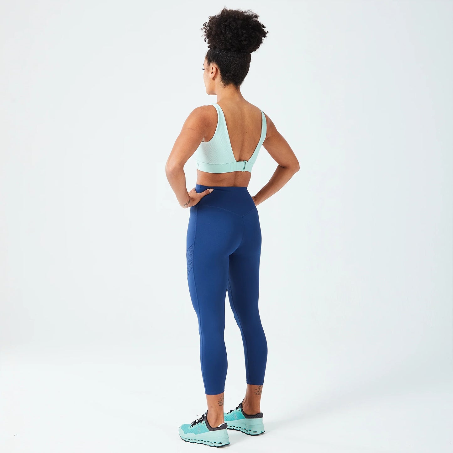 حمالة صدر كود جليتش بتصميم غير متماثل - سماوي فاتح