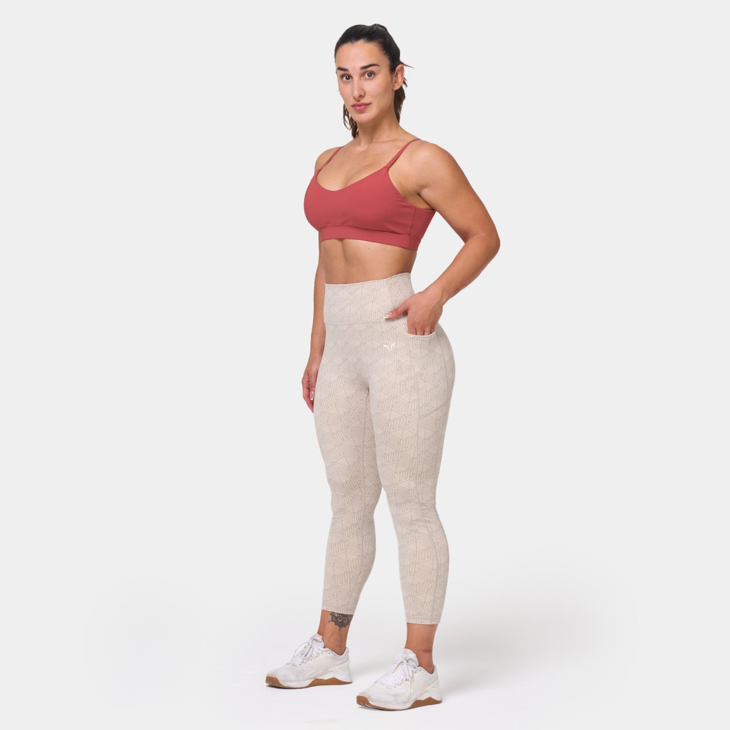 ليقنز جرافيكي 24 انش - طبعة فضي مطفي