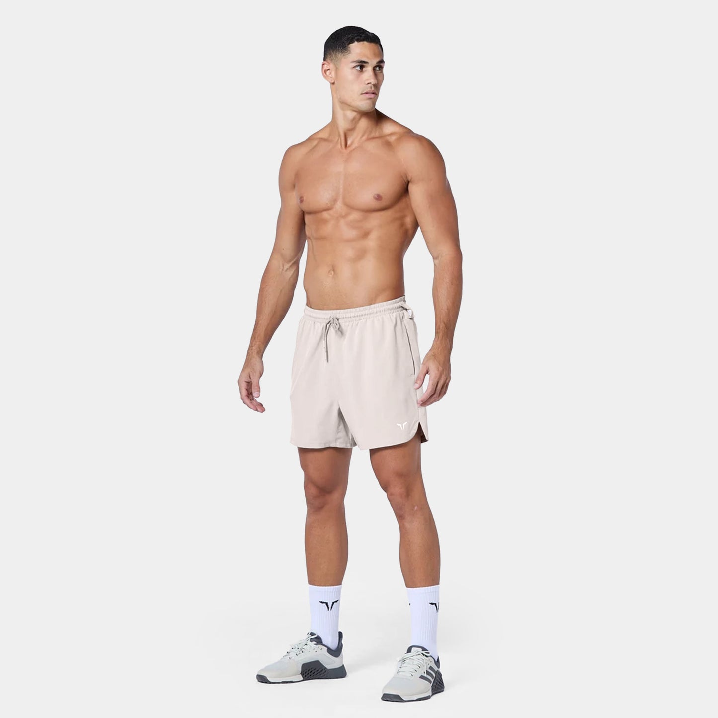 شورت فاونديشن 5"- فضي مطفي 