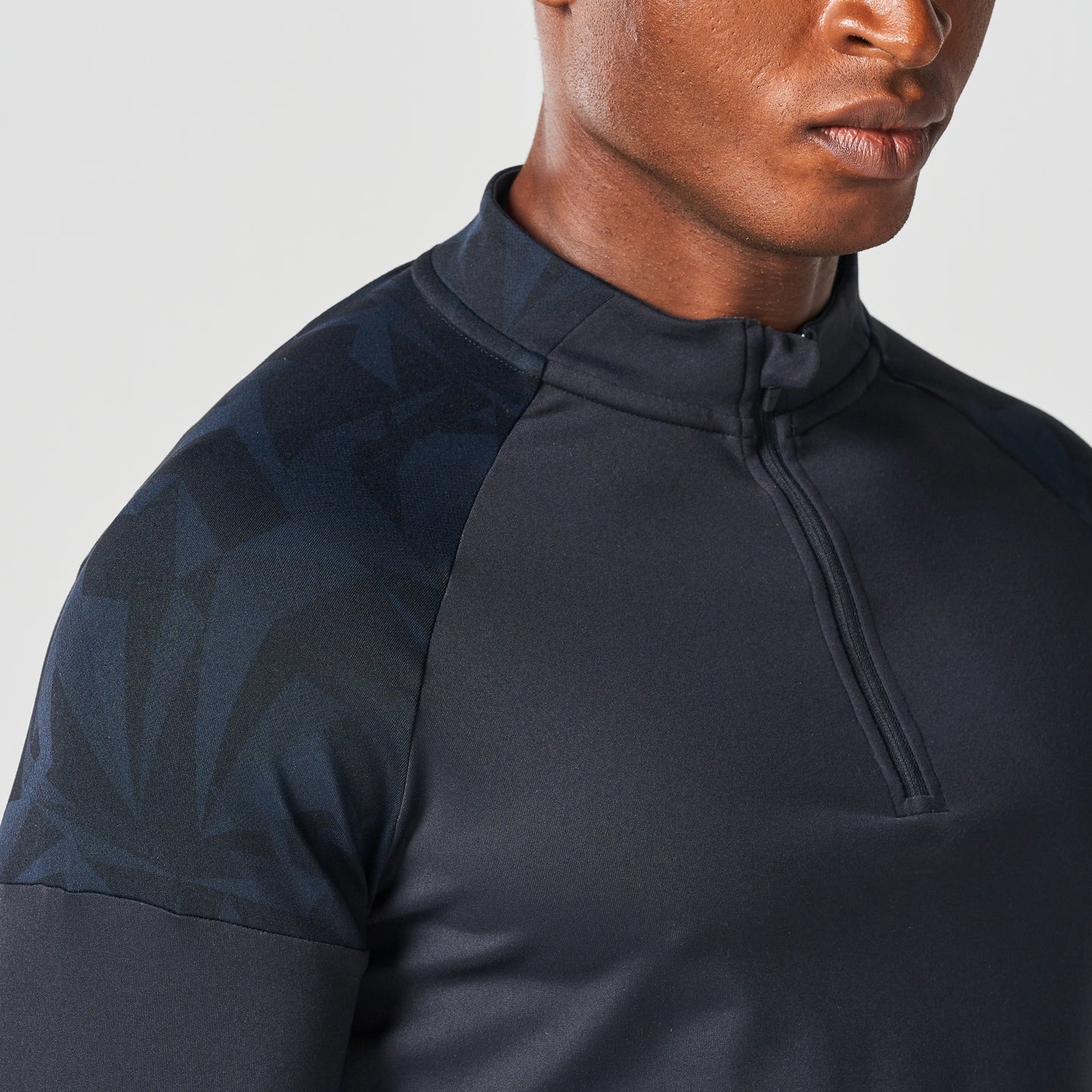 بلوزة إيفولف 2.0 للركض - طبعة سوداء