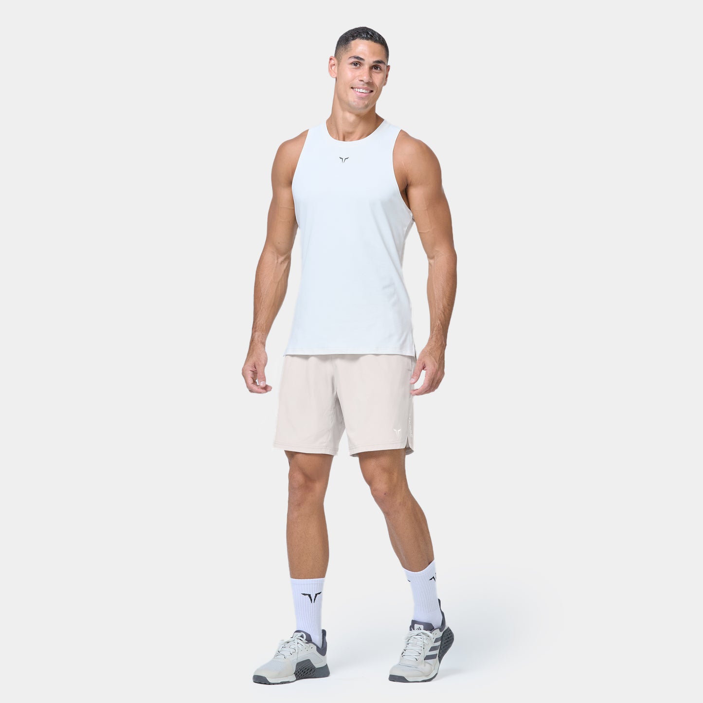 شورت فاونديشن 7"- فضي مطفي