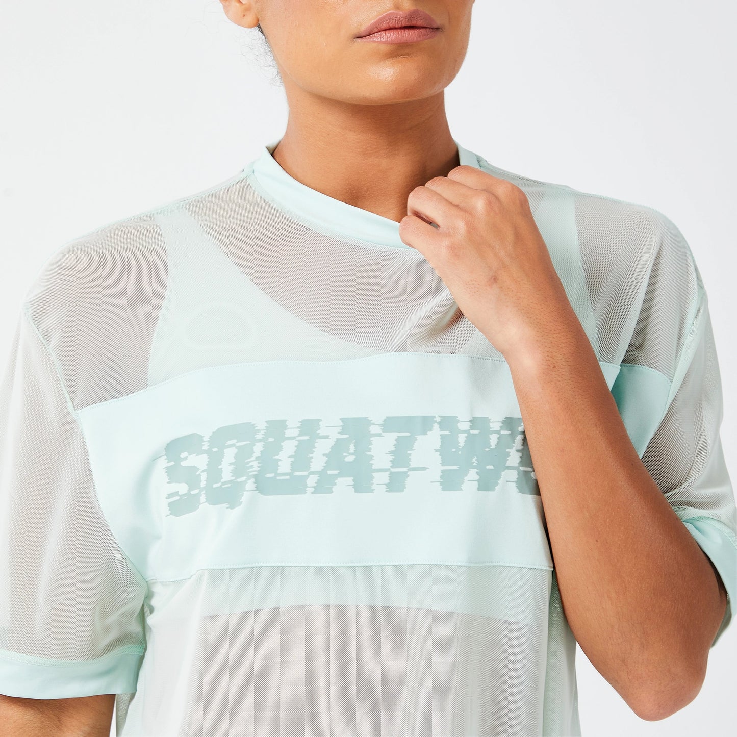 تيشيرت جليتش من قماش شبكي - سماوي فاتح