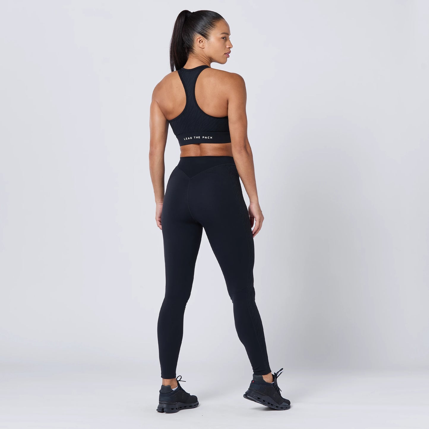 لقينز كروس اوفر 27 انش - أسود