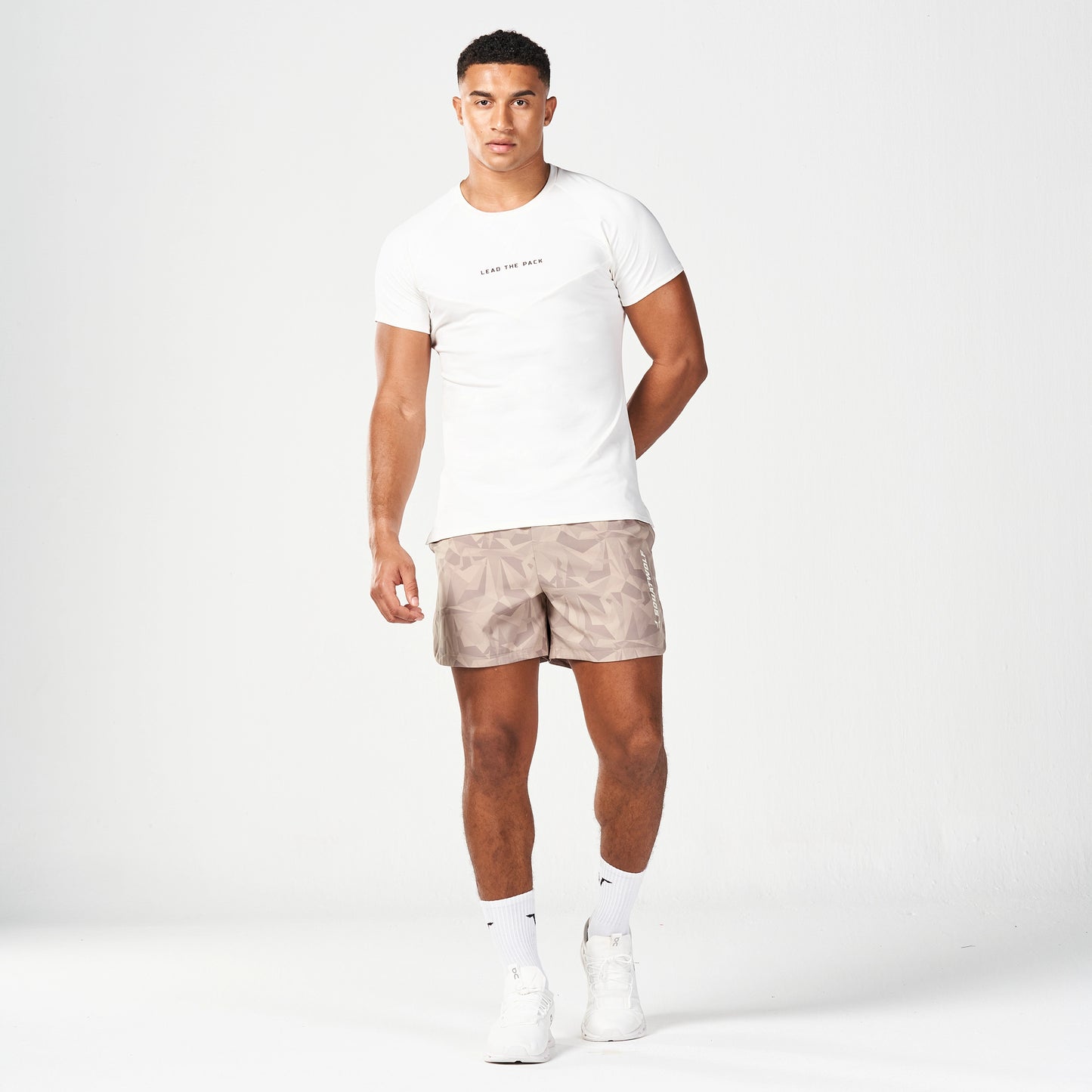 ستيتمنت تيشيرت 2.0 - أبيض لؤلؤي