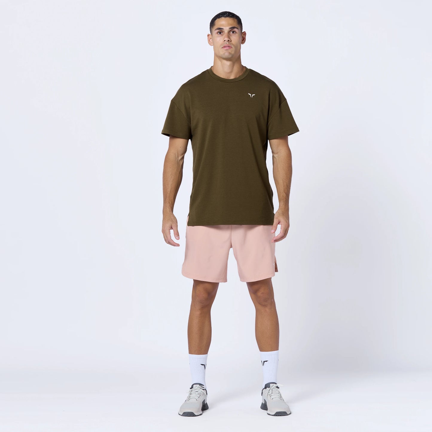 تيشيرت ايسينشال فضفاض - زيتوني داكن