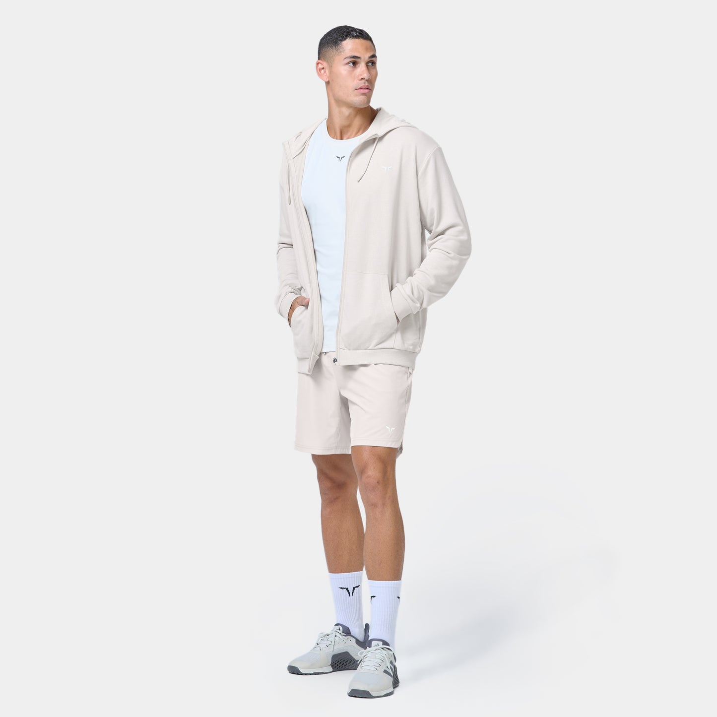 شورت فاونديشن 7"- فضي مطفي