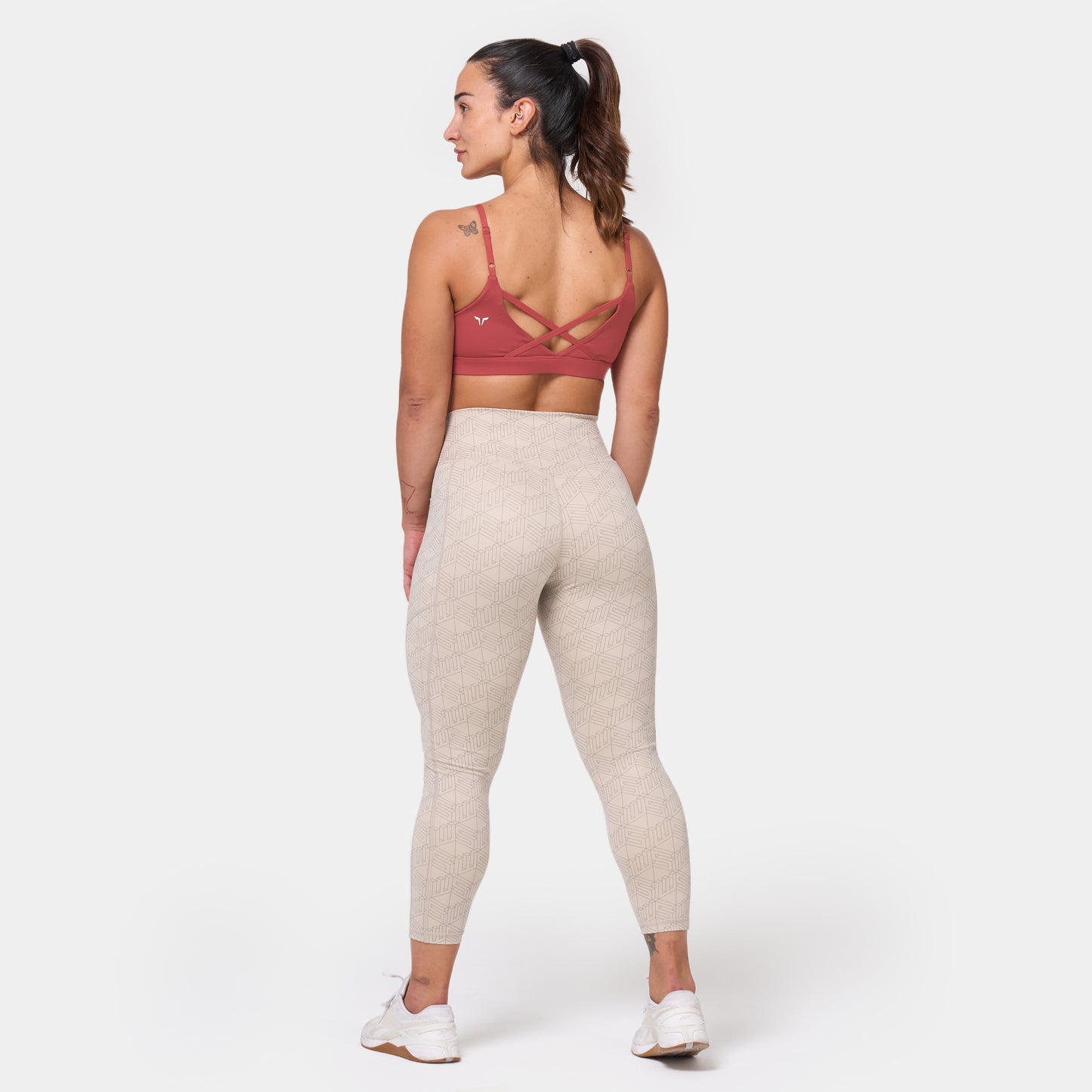 ليقنز جرافيكي 24 انش - طبعة فضي مطفي