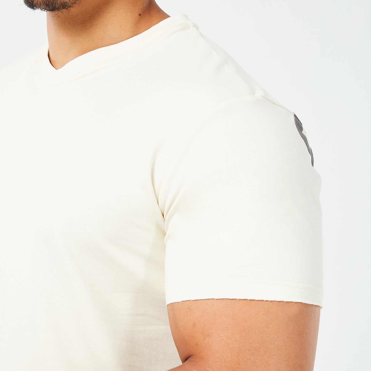  جولدن إيرا فريش ليجاسي تيشيرت ضيق إصدار شعار أسود  - سكري