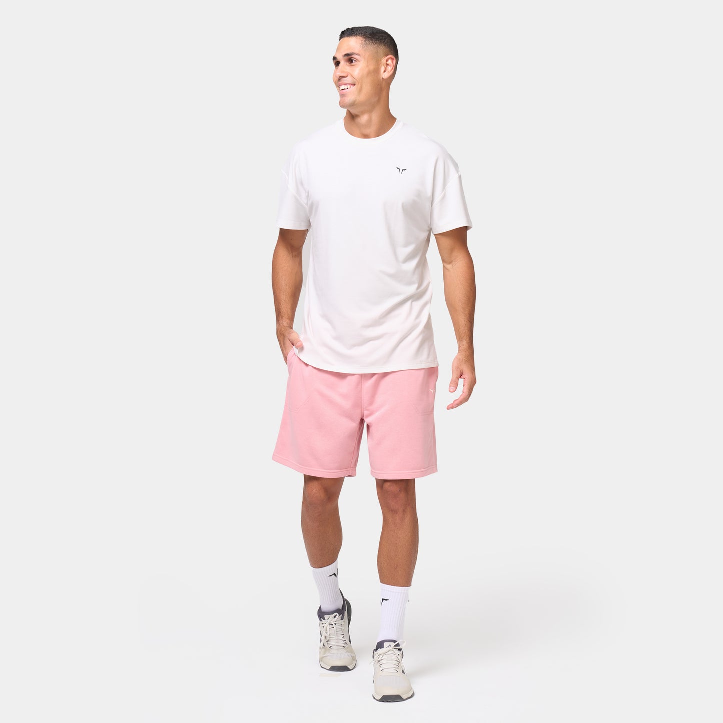 ايسينشال شورت مريح 7 انش- موف فاتح 