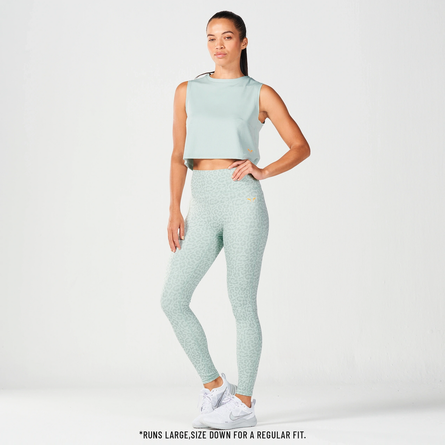 بنطال ضيق أجايل آكت من كور - طبعة سماوي فاتح