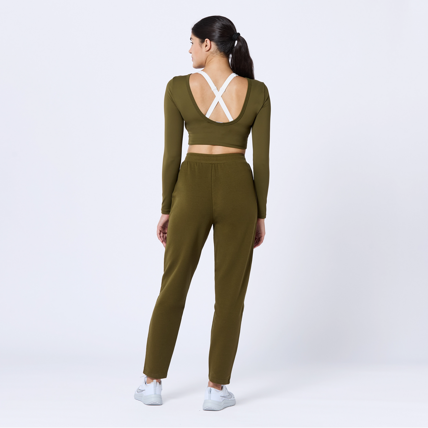 توب ايسينشال واريور 2.0 -زيتوني داكن