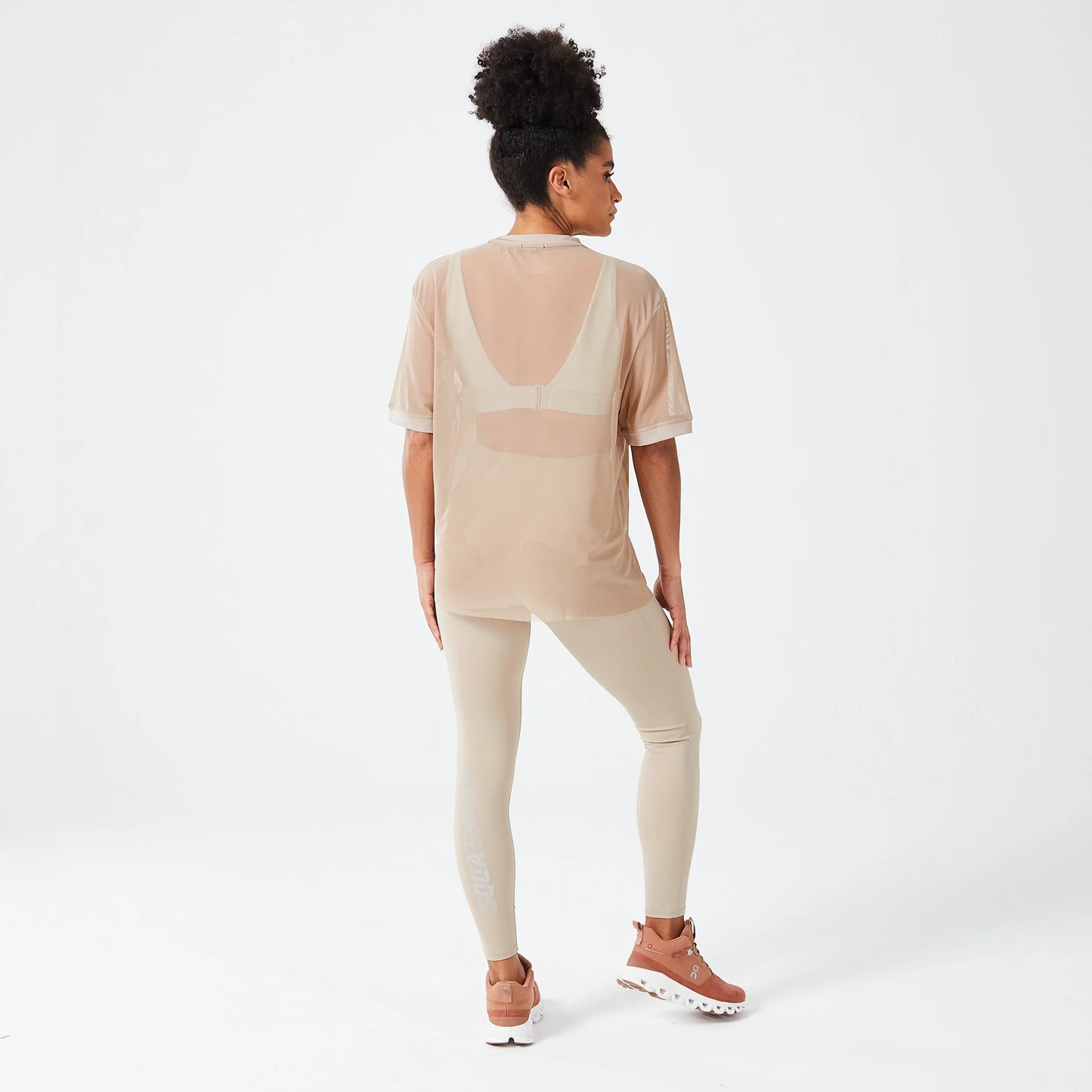 تيشيرت جليتش من قماش شبكي - ترابي