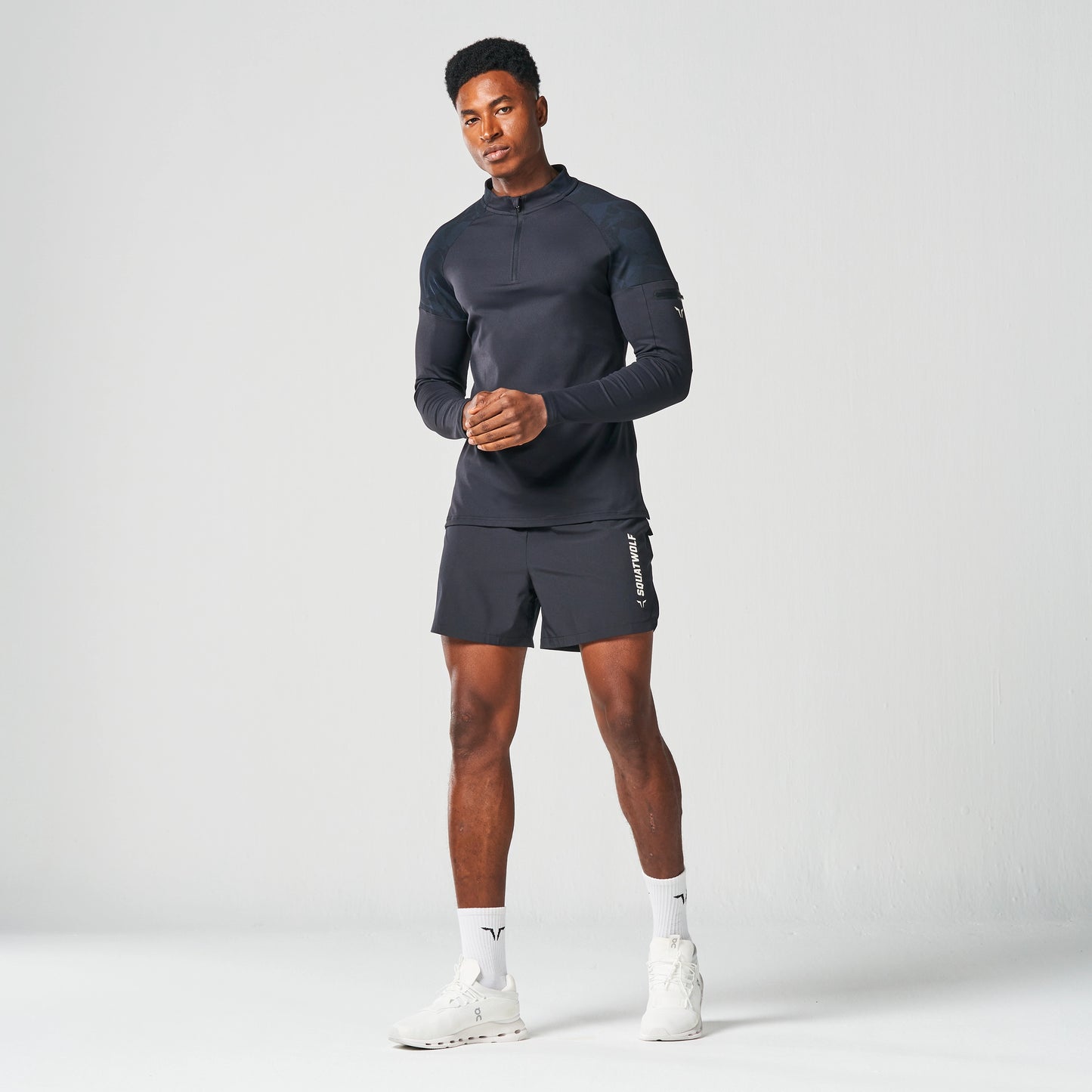 بلوزة إيفولف 2.0 للركض - طبعة سوداء