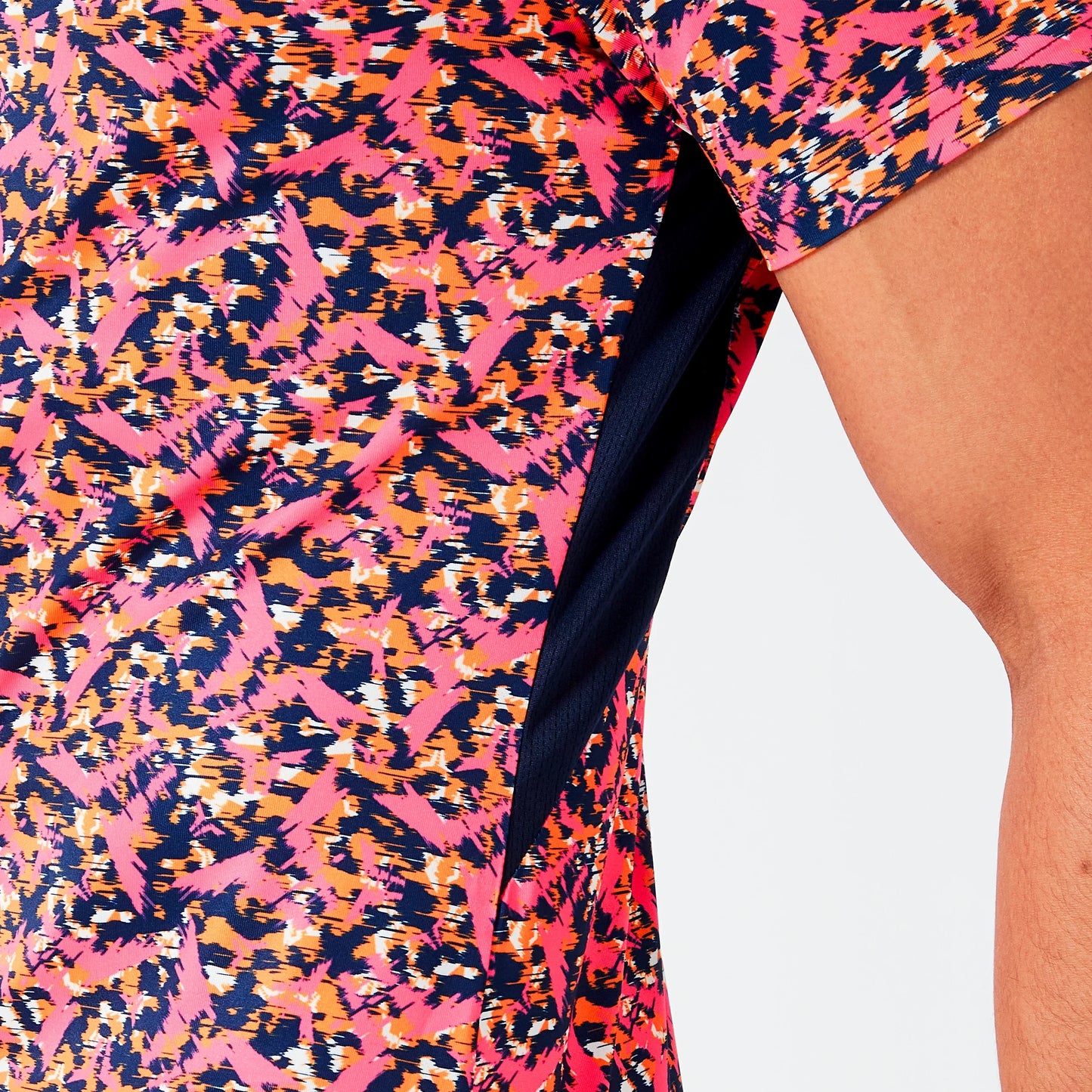 Motion T-shirt - Hot Pink Glitch Camo