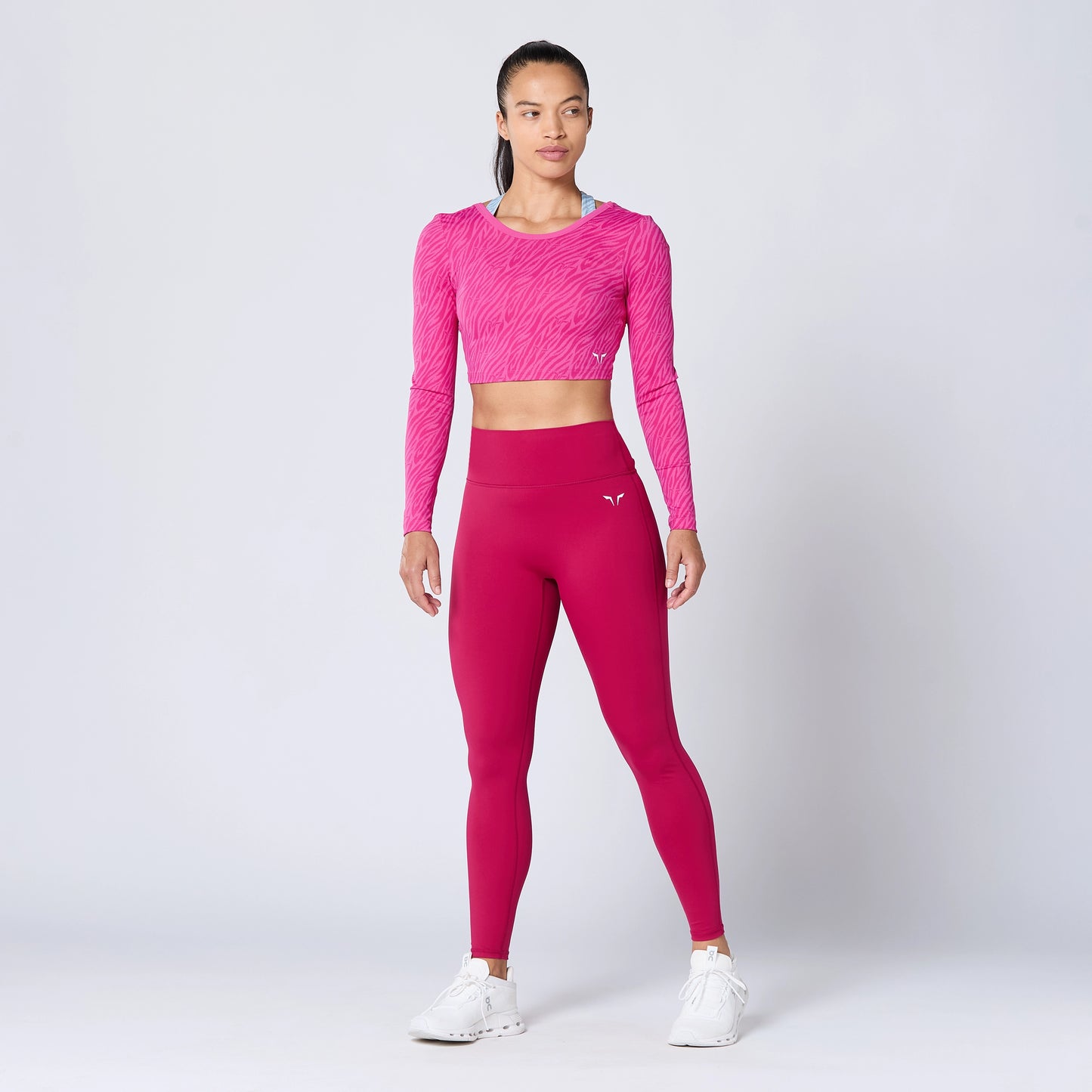 توب واريور 2.0 قصيرة - طبعة قرمزي فاتح