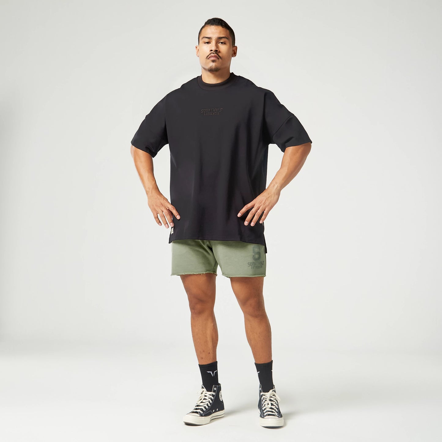 تيشيرت غولدن إيرا أوثنتيك أوفرسايزد-أسود 