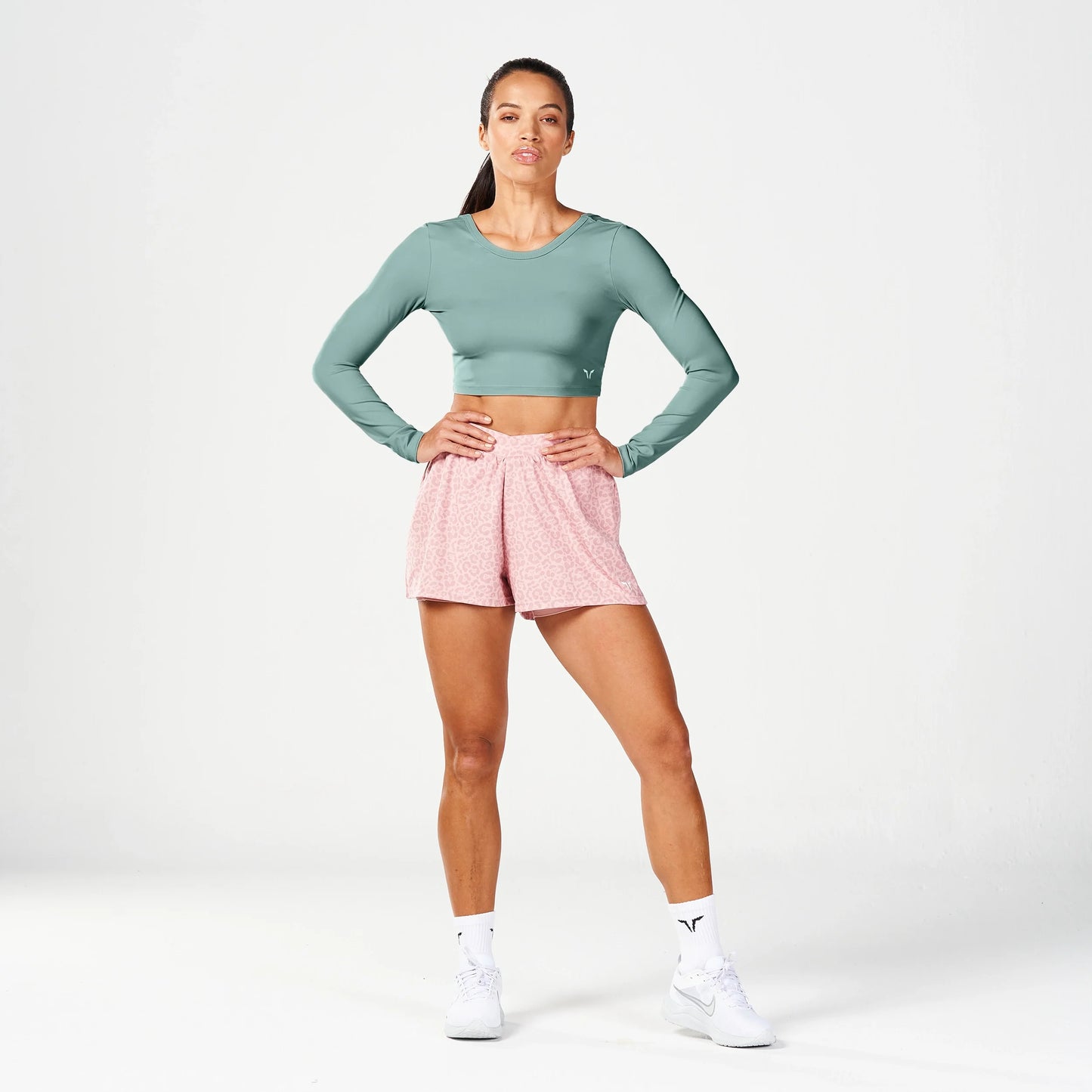 بلوزة واريور 2.0 قصيرة - أخضر غامق