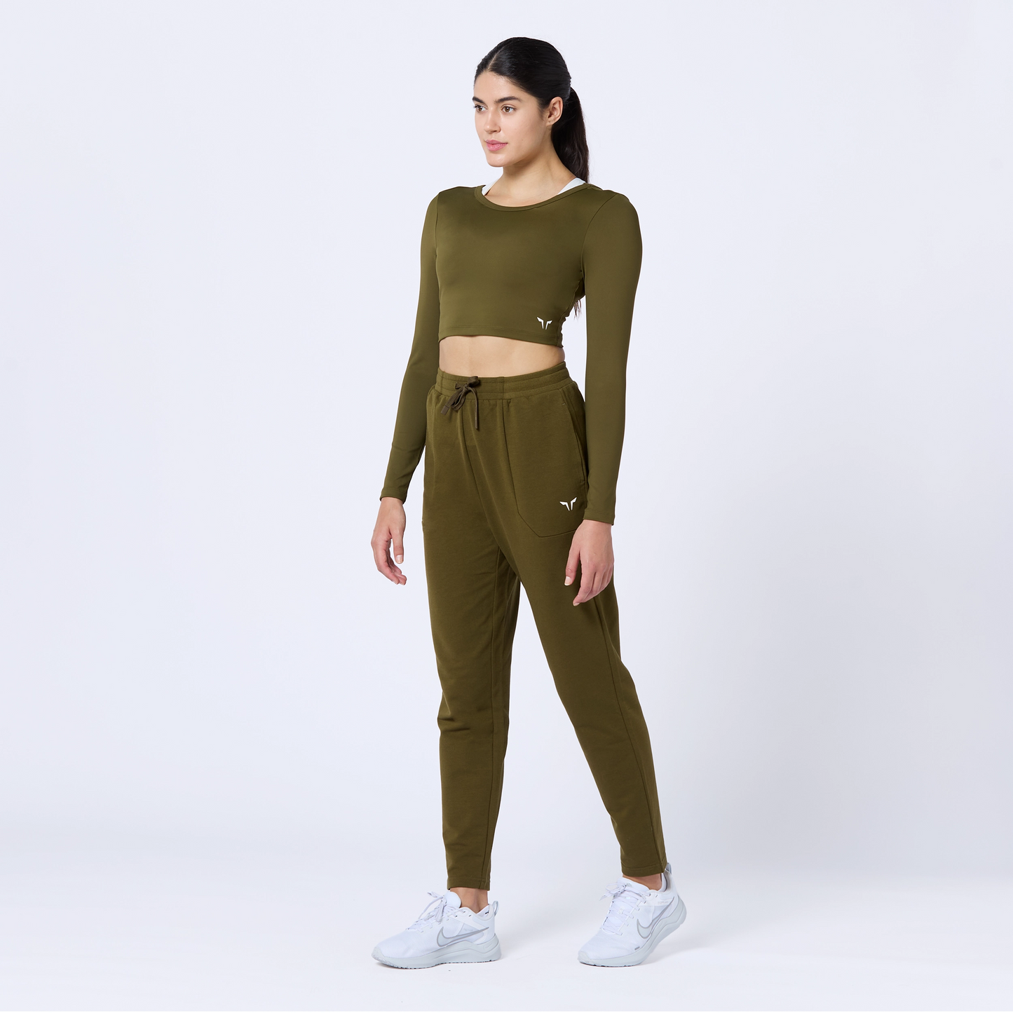 توب ايسينشال واريور 2.0 -زيتوني داكن